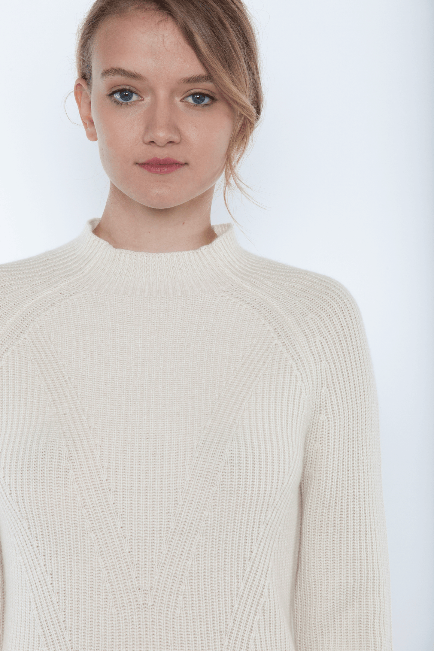 JENNIE LIU WOMEN'S 100% PURE CASHMERE LONG SLEEVE CHUNCKY RIB FUNNEL NECK SWEATER