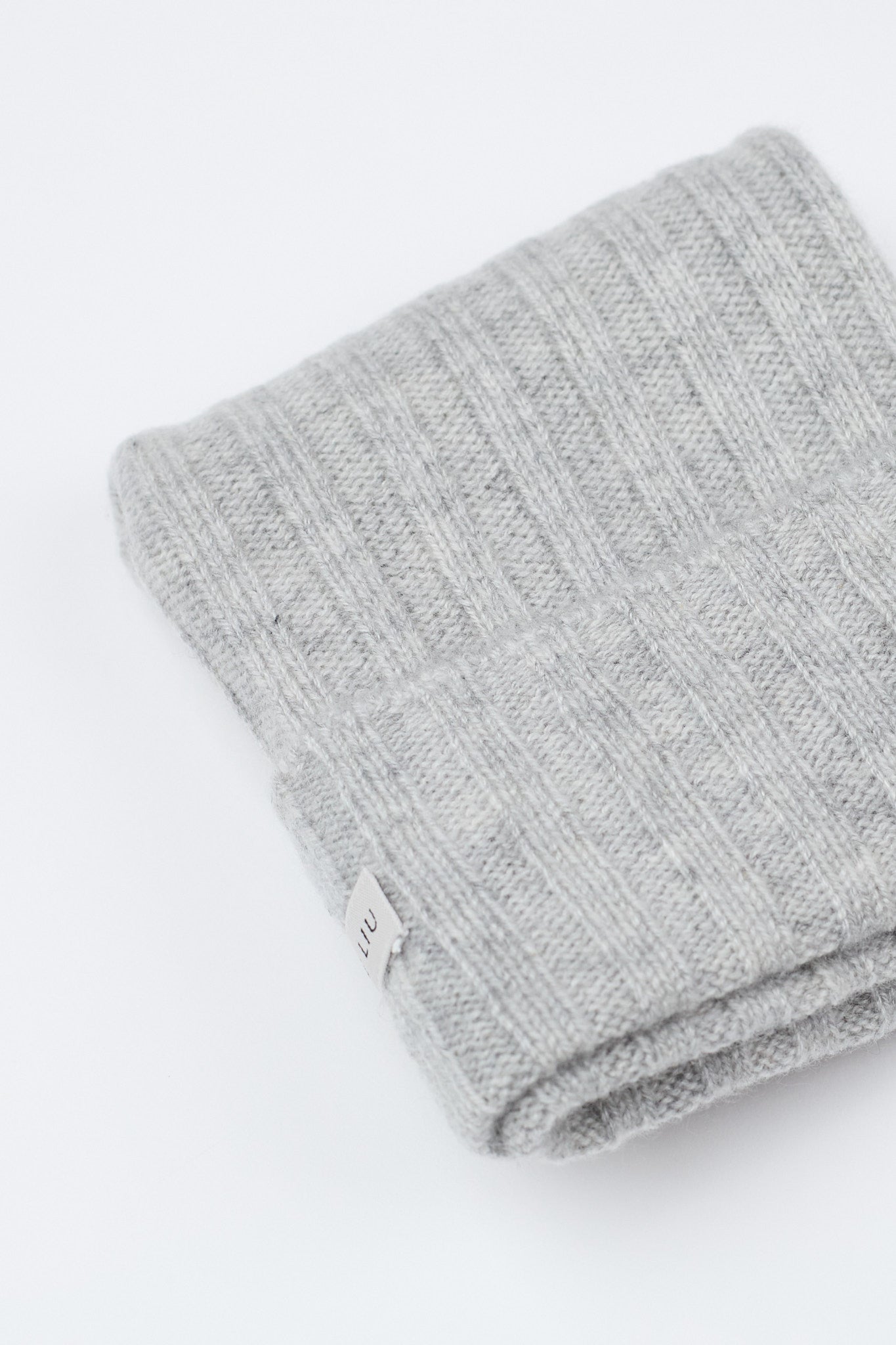 JENNIE LIU 100% Cashmere Beanies for Women