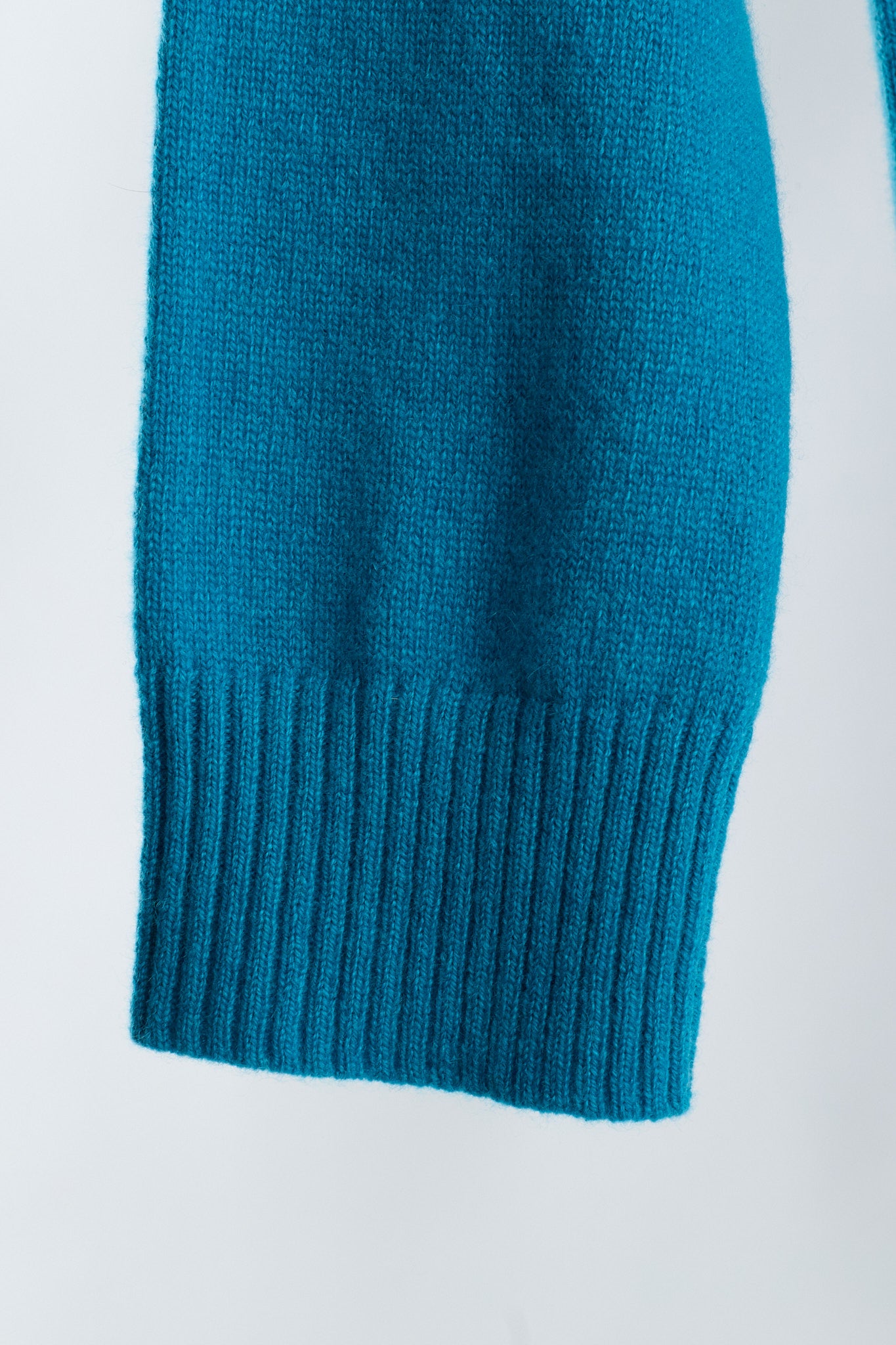 JENNIE LIU Women's 100% Pure Cashmere Long Sleeve Crew Neck Sweater