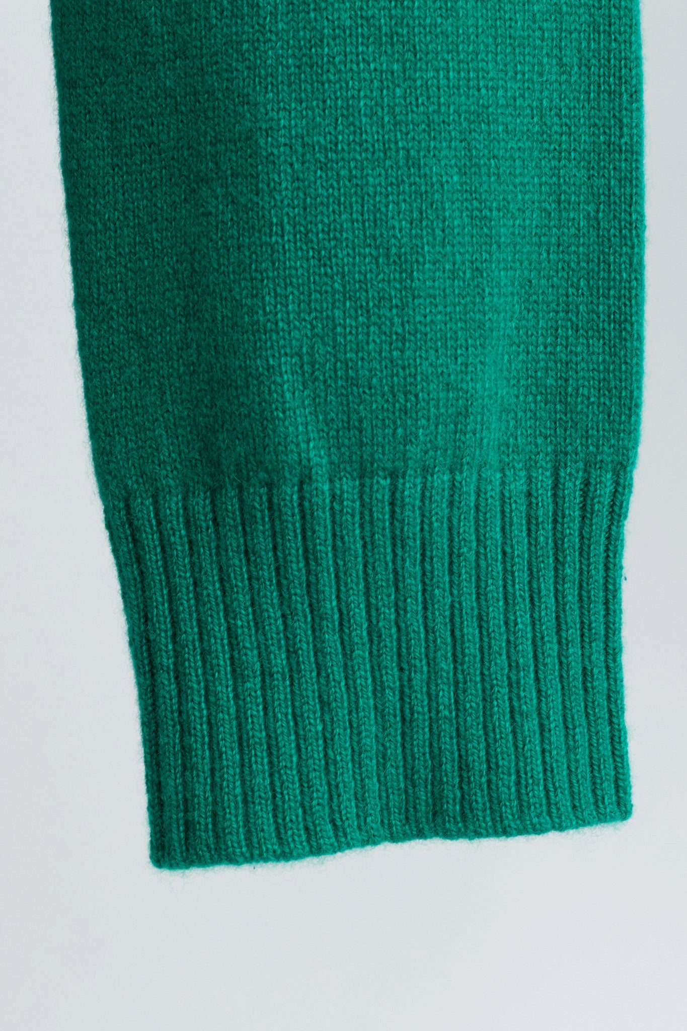 JENNIE LIU Women's 100% Pure Cashmere Long Sleeve Crew Neck Sweater