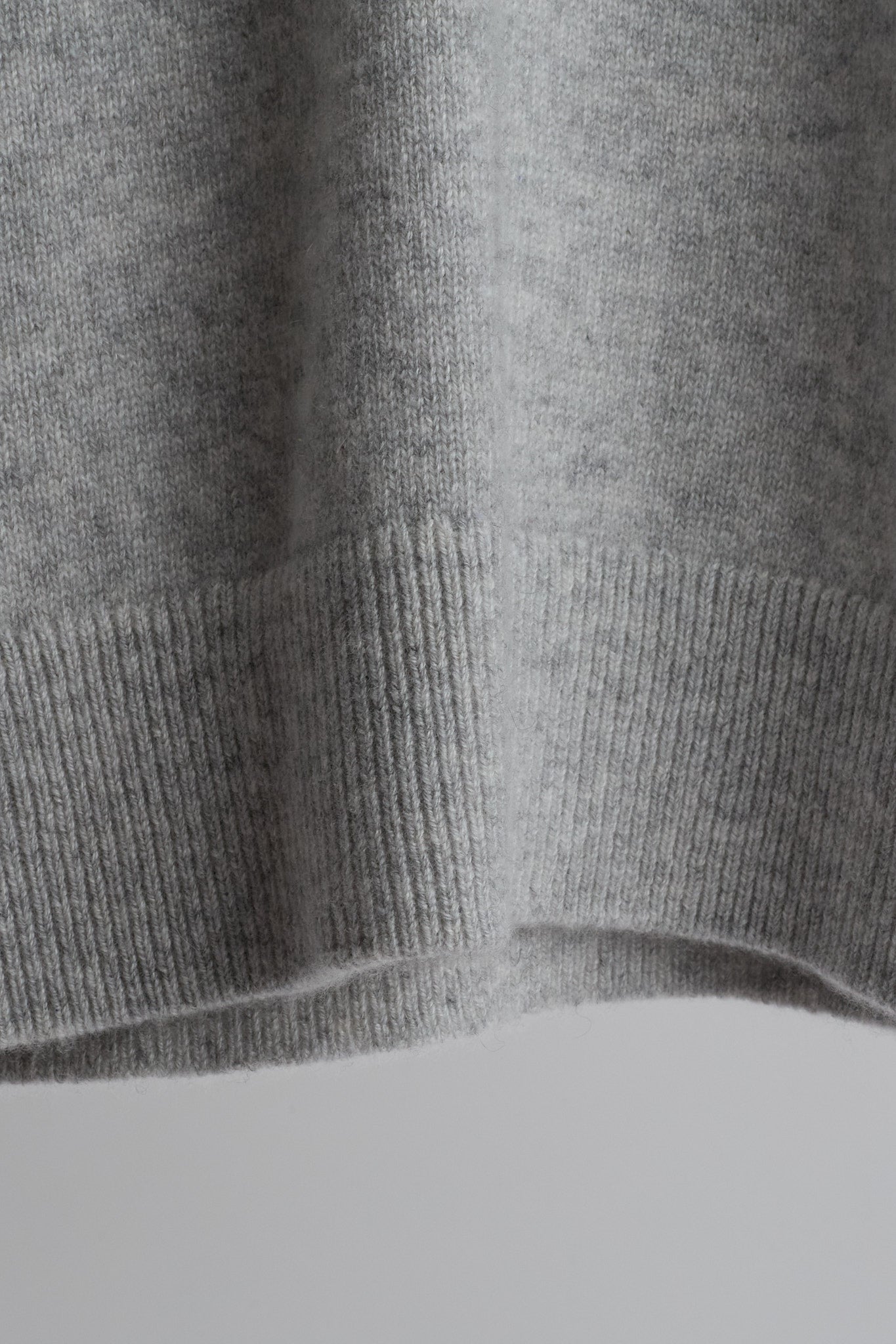 JENNIE LIU Women's 100% Pure Cashmere Long Sleeve Crew Neck Sweater