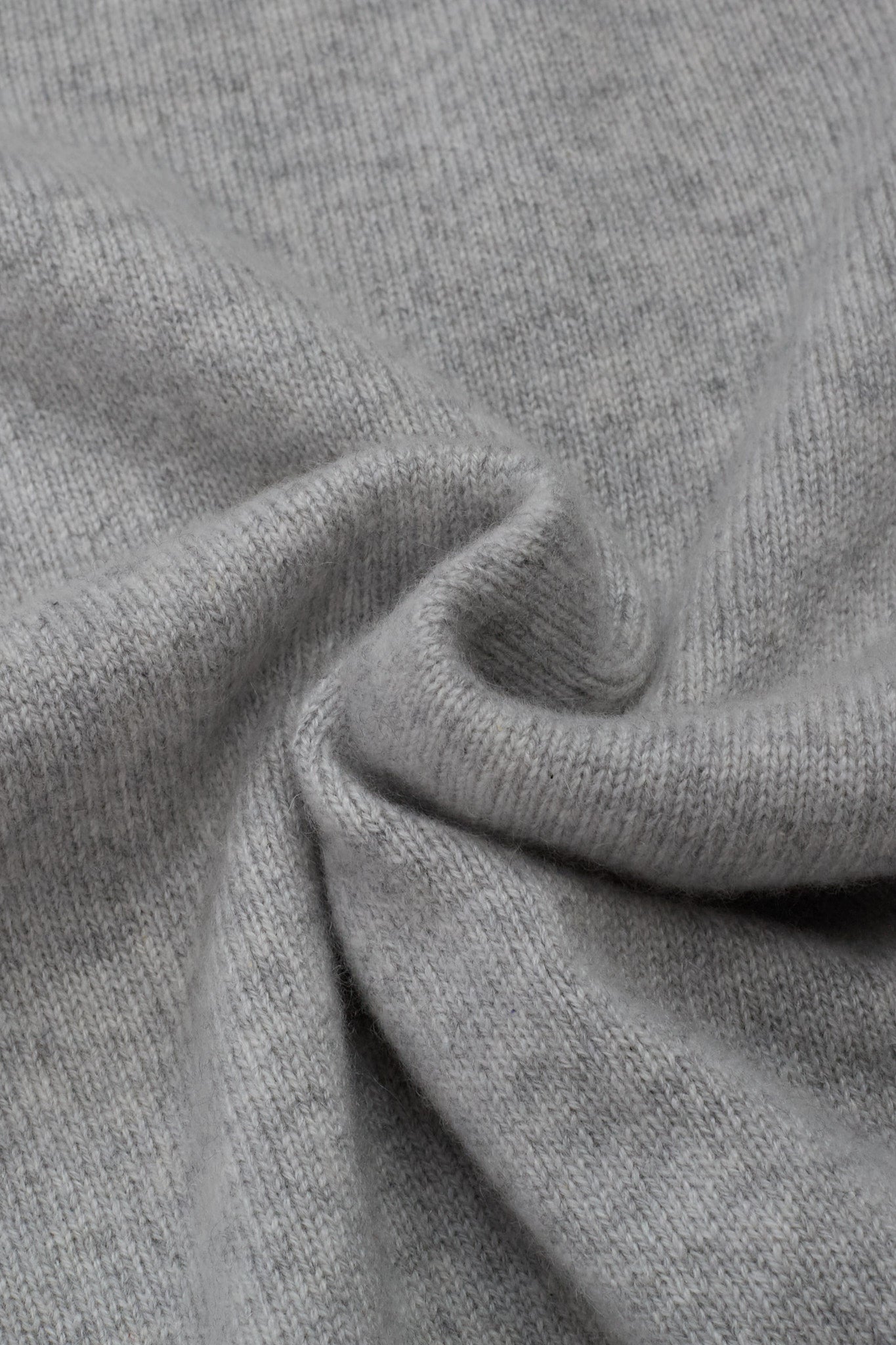 JENNIE LIU Women's 100% Pure Cashmere Long Sleeve Crew Neck Sweater