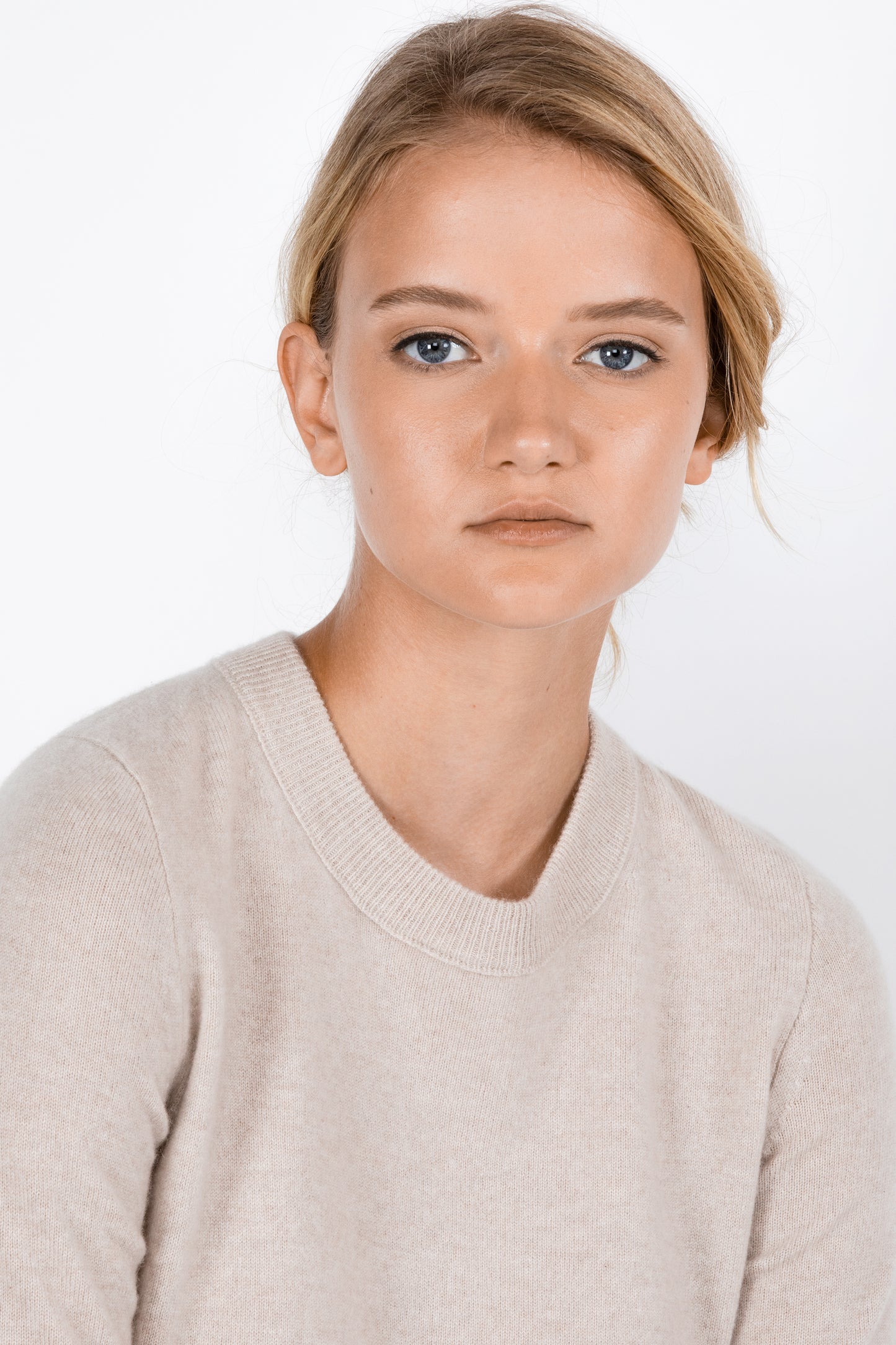 JENNIE LIU Women's 100% Pure Cashmere Long Sleeve Crew Neck Sweater