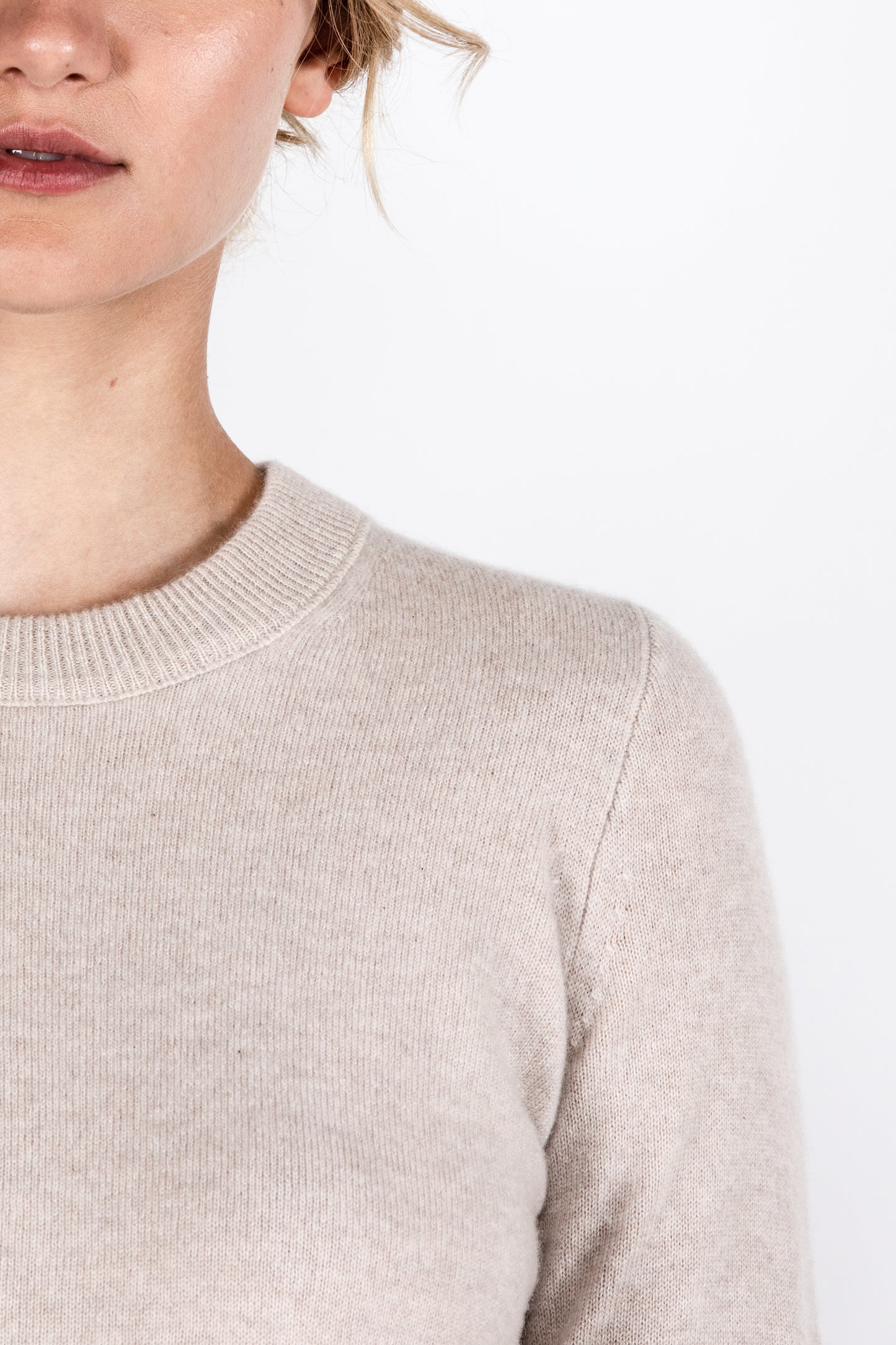 JENNIE LIU Women's 100% Pure Cashmere Long Sleeve Crew Neck Sweater