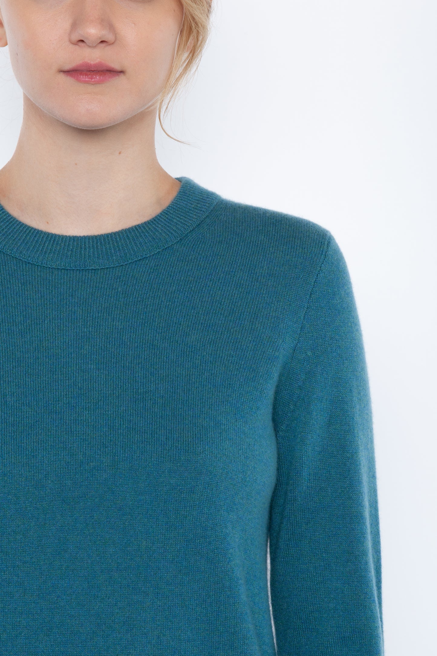 JENNIE LIU Women's 100% Pure Cashmere Long Sleeve Crew Neck Sweater