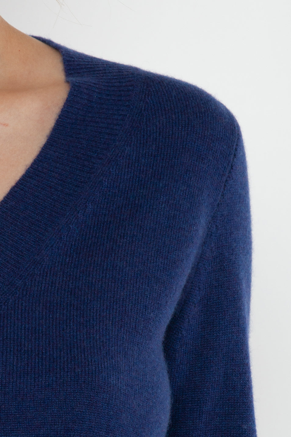 JENNIE LIU Women's 100% Pure Cashmere Long Sleeve Ava V Neck Pullover Sweater