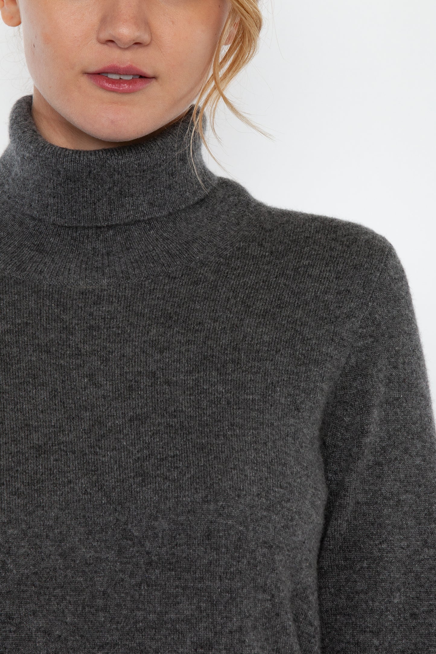 JENNIE LIU Women's 100% Pure Cashmere Long Sleeve Pullover Turtleneck Sweater