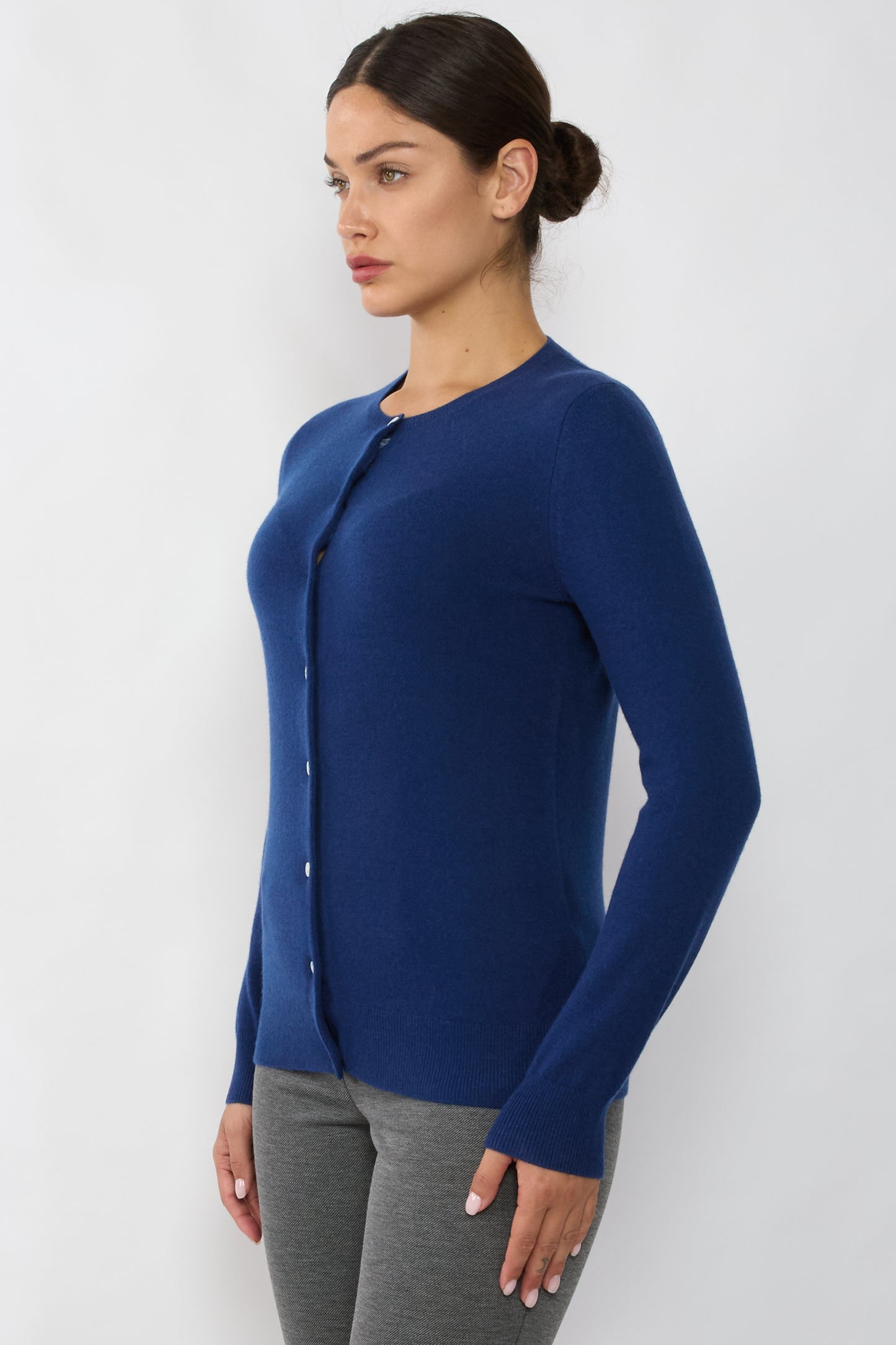 JENNIE LIU Women's 100% Cashmere Button Front Long Sleeve Crewneck Cardigan Sweater