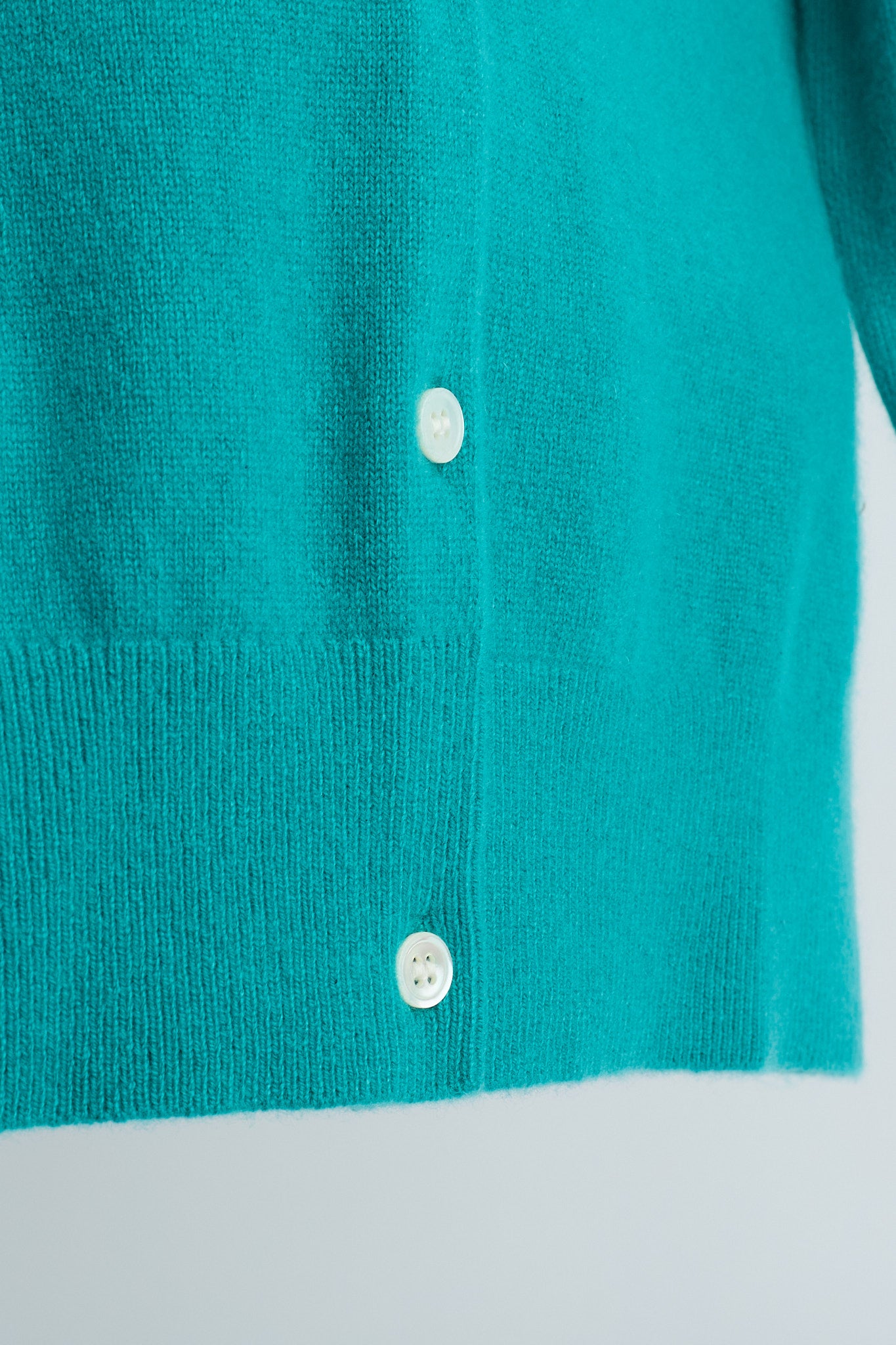 JENNIE LIU Women's 100% Cashmere Button Front Long Sleeve Crewneck Cardigan Sweater