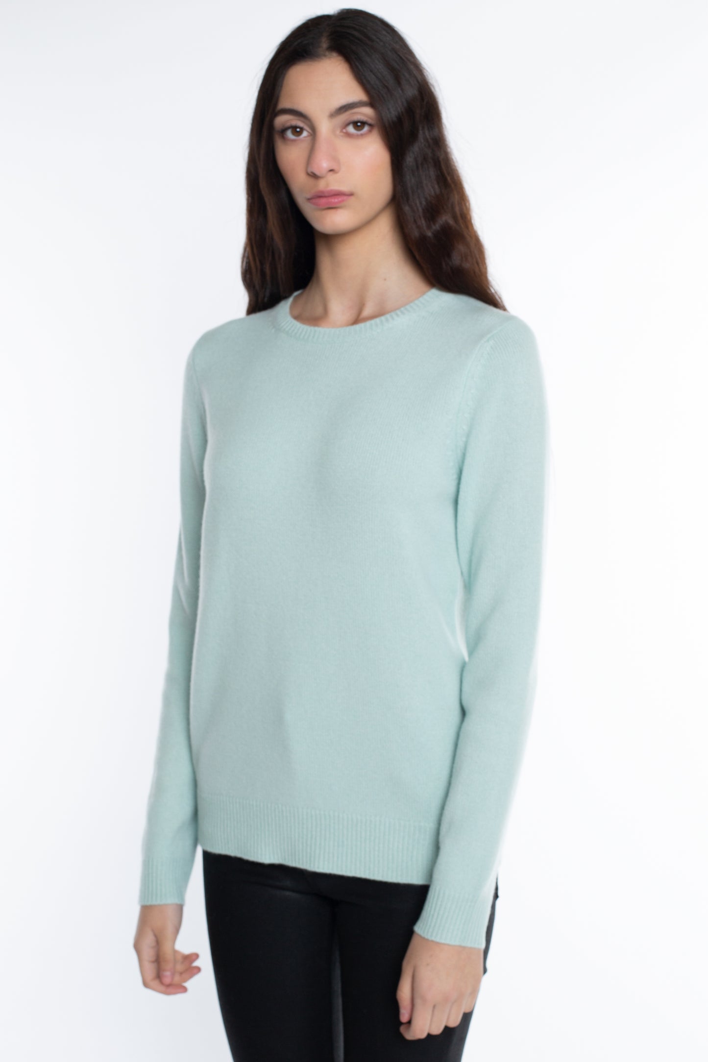 JENNIE LIU 100% Pure Cashmere 4-ply Extra Cozy Long Sleeve Crew Neck Sweater