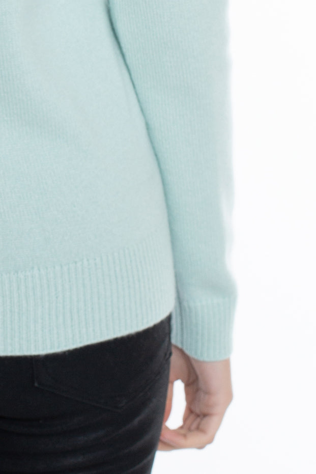 JENNIE LIU 100% Pure Cashmere 4-ply Extra Cozy Long Sleeve Crew Neck Sweater