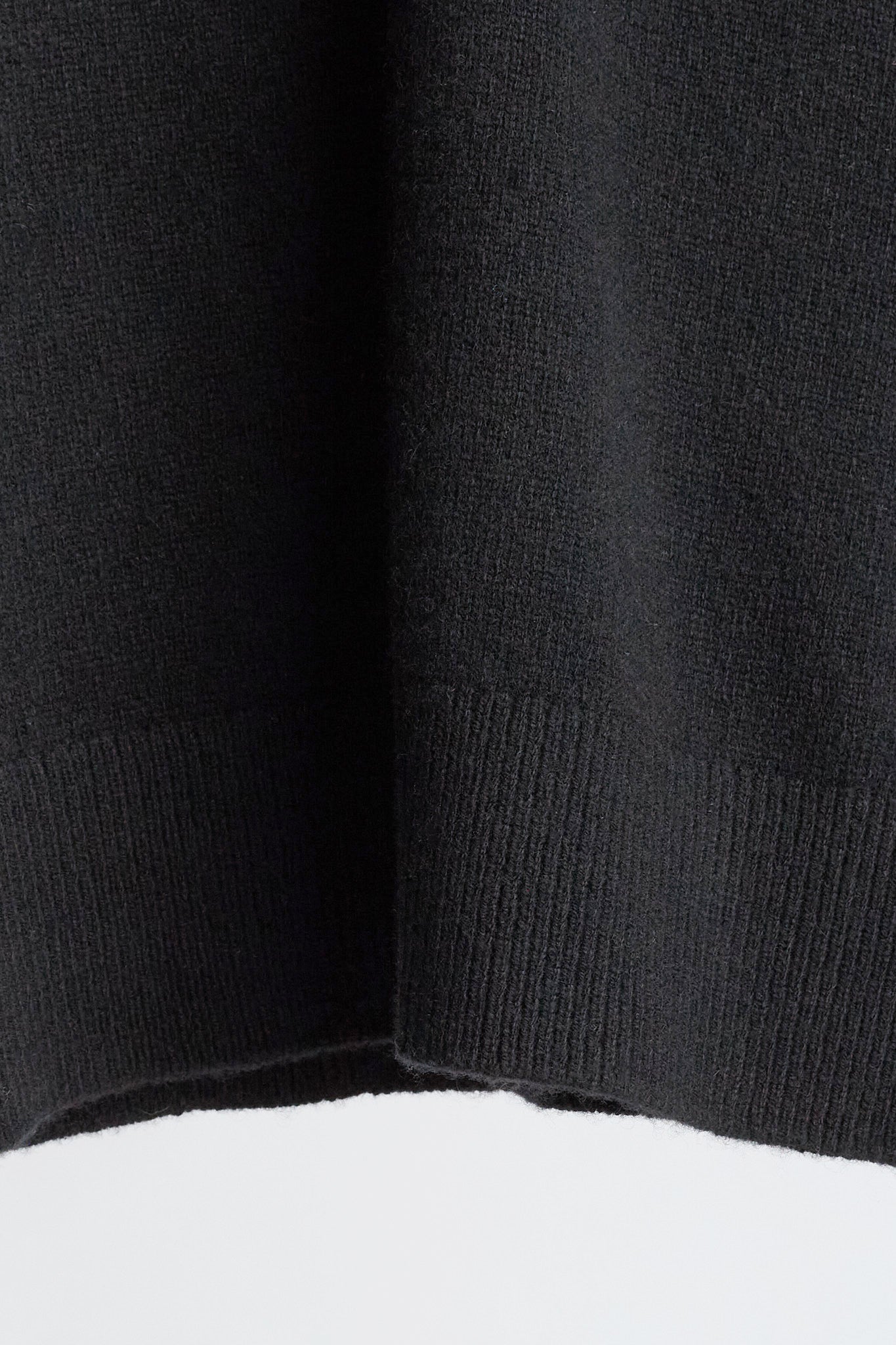 JENNIE LIU 100% Pure Cashmere 4-ply Extra Cozy Long Sleeve Crew Neck Sweater