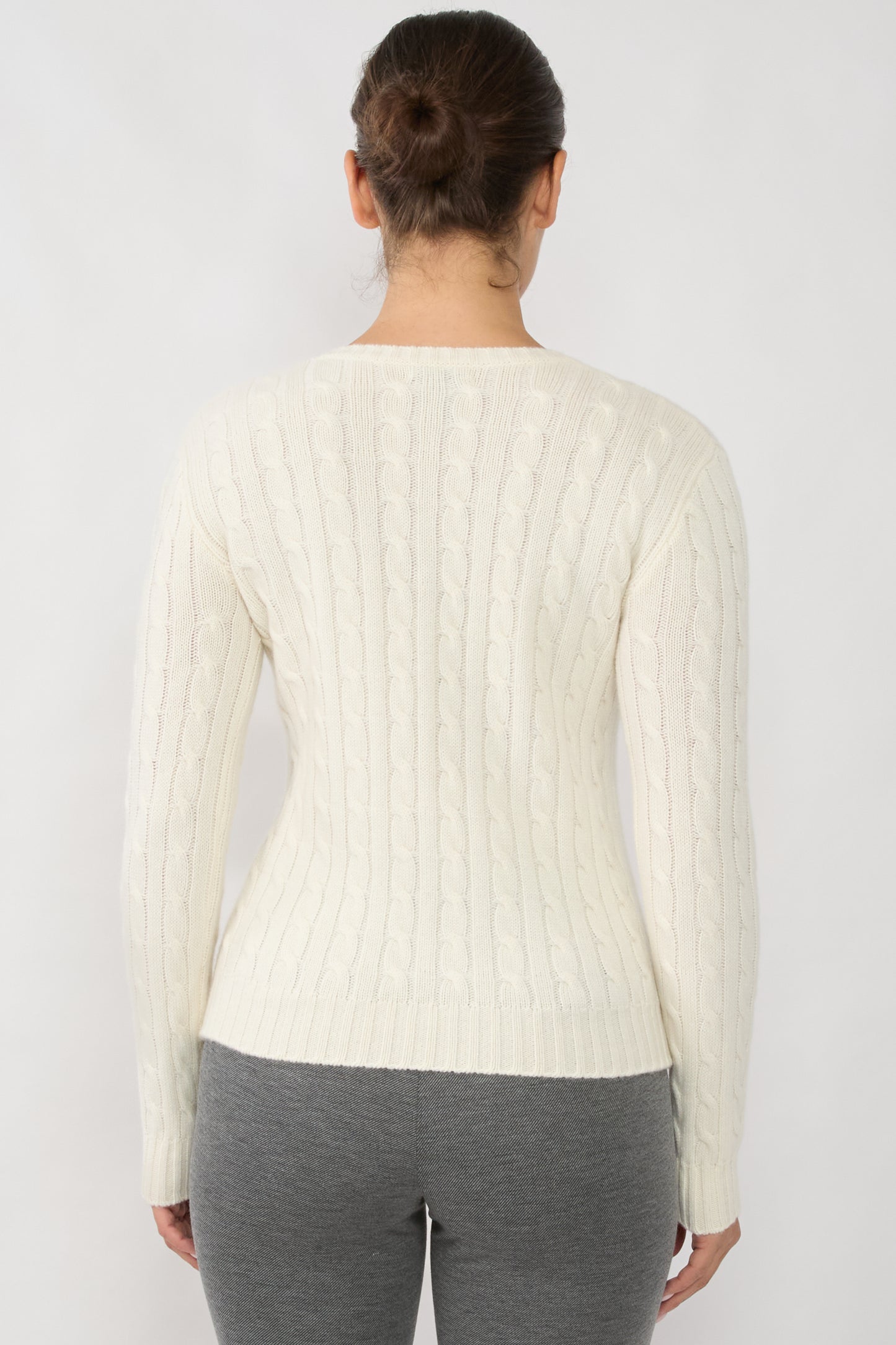 JENNIE LIU 100% Cashmere V-Neck Sweater | Chuncky Cashmere Cable-knit Sweaters for Women