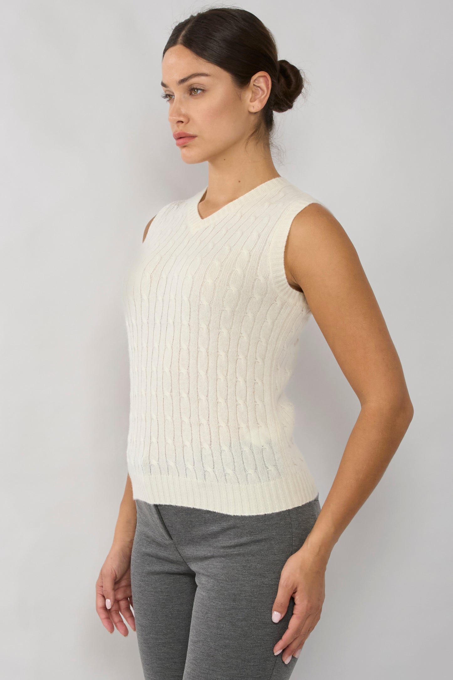 JENNIE LIU Womens 100% Cashmere V Neck Cable-knit Sweater Vest