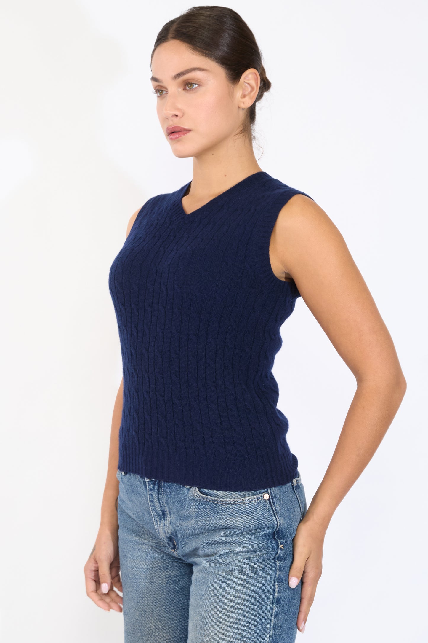 JENNIE LIU Womens 100% Cashmere V Neck Cable-knit Sweater Vest