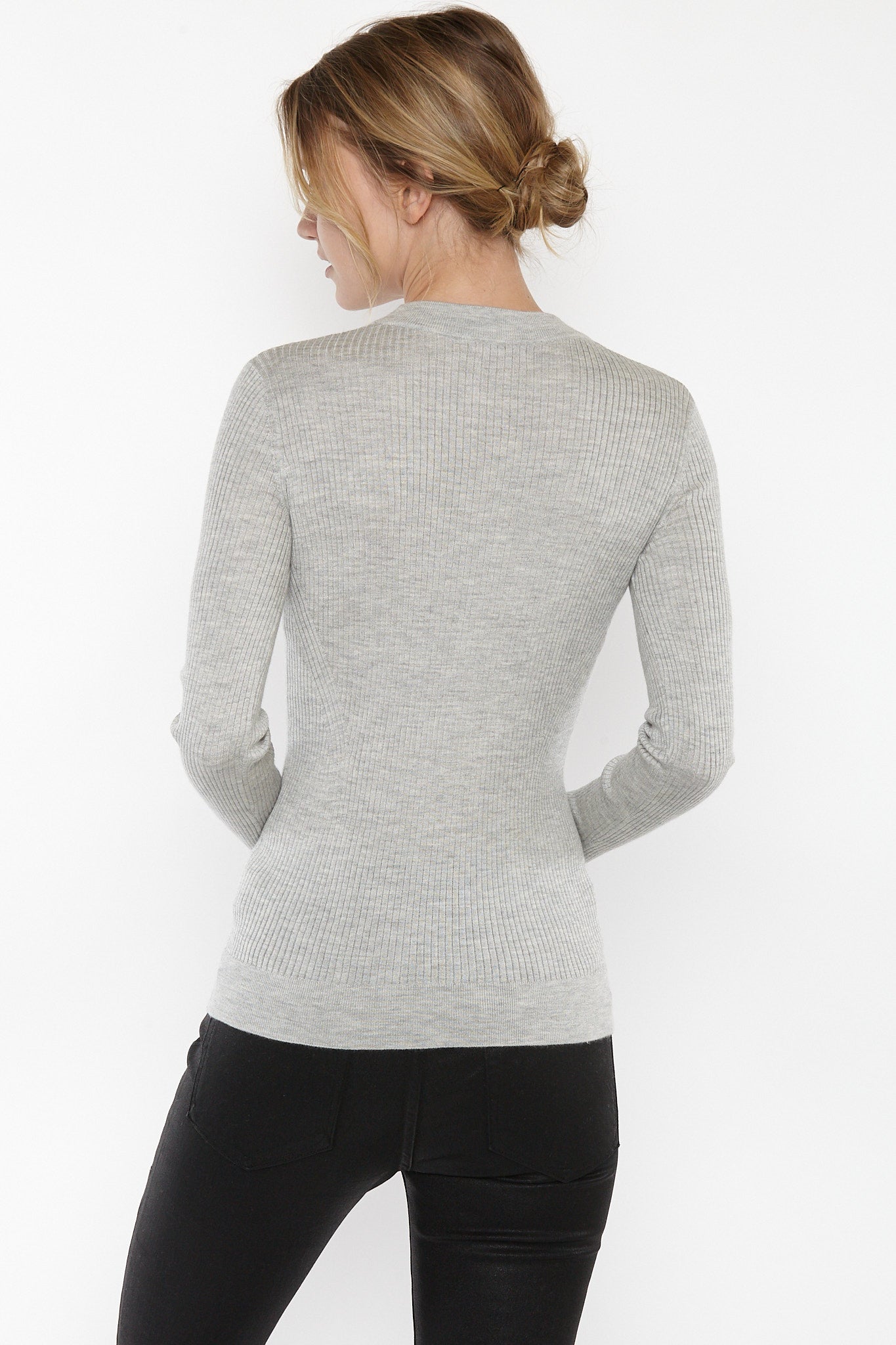 JENNIE LIU TISSUE WEIGHT 55% SILK 45% CASHMERE RIBBED LONG SLEEVE CREW NECK SWEATER