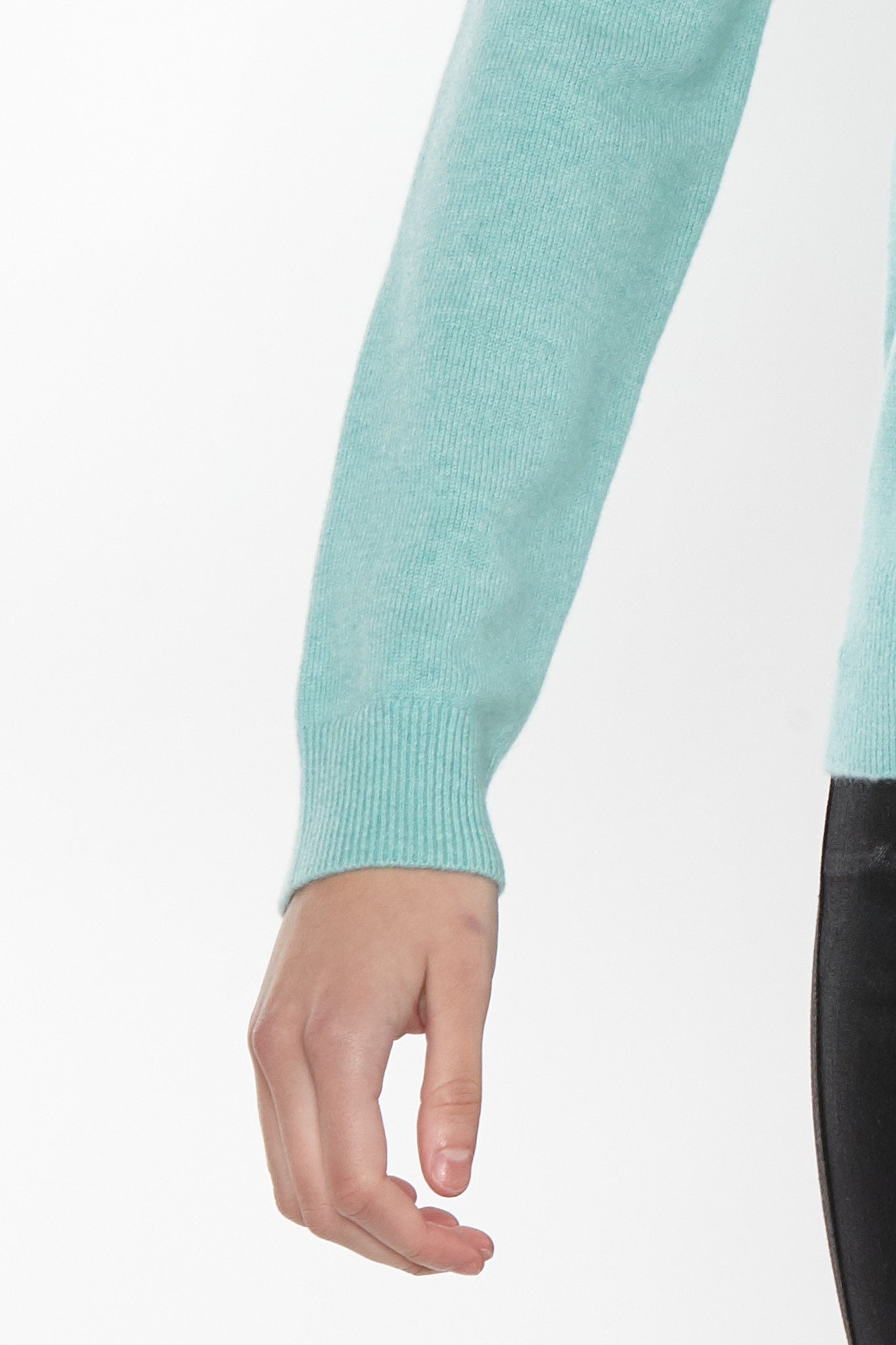 JENNIE LIU Women's 100% Pure Cashmere Long Sleeve Pullover V Neck Sweater