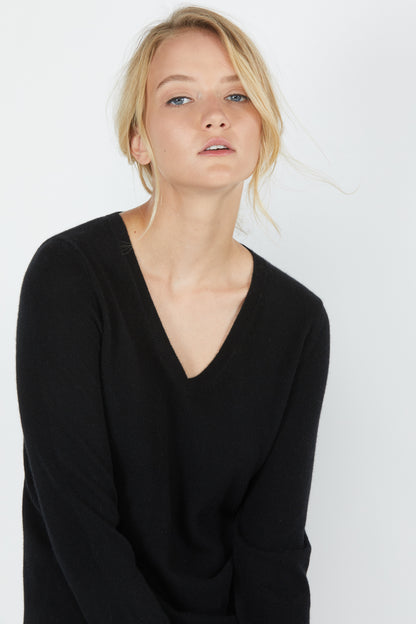 Women's Classic Cashmere V-Neck Sweater in Black by JENNIE LIU