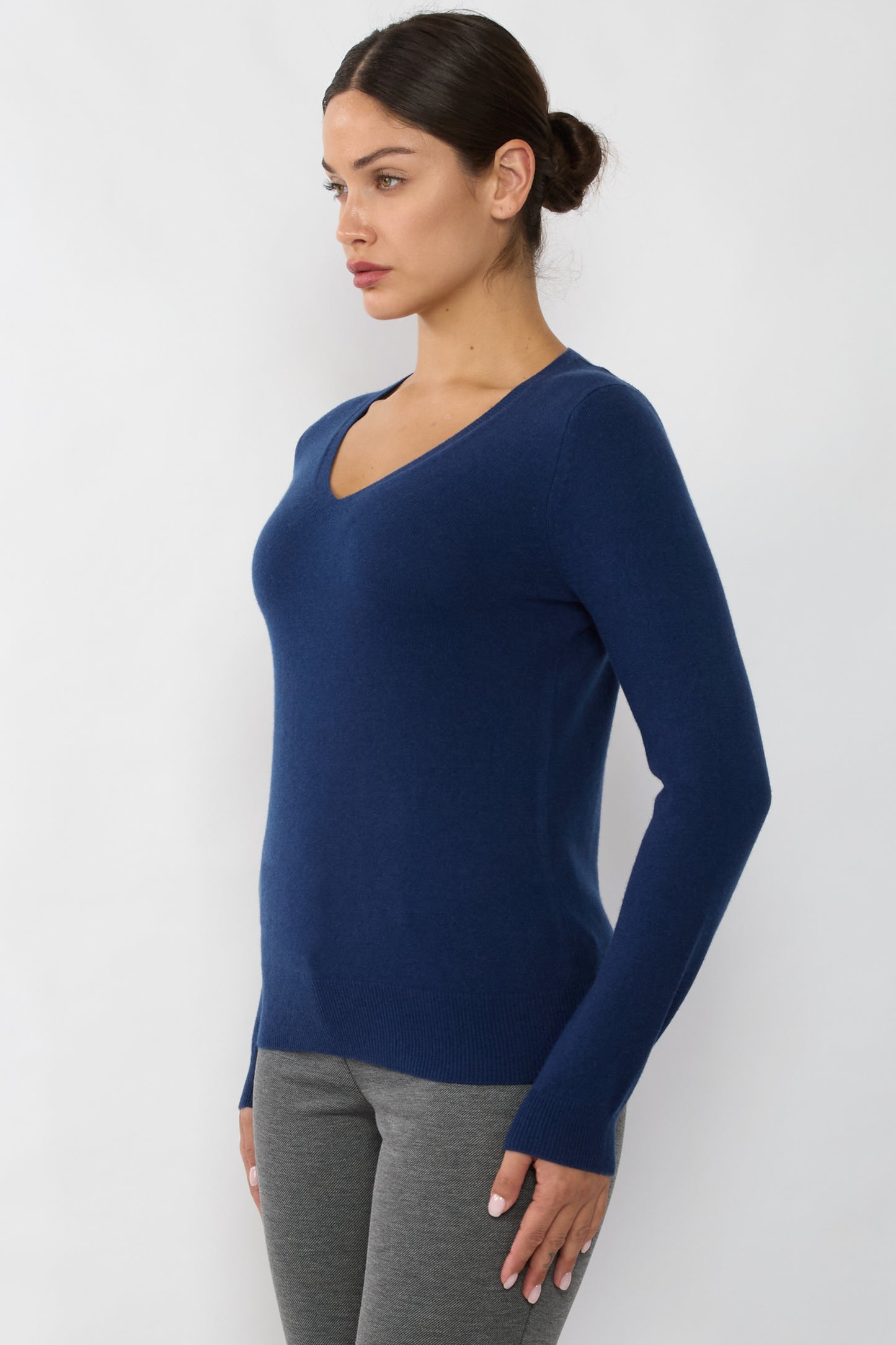 JENNIE LIU Women's 100% Pure Cashmere Long Sleeve Pullover V Neck Sweater