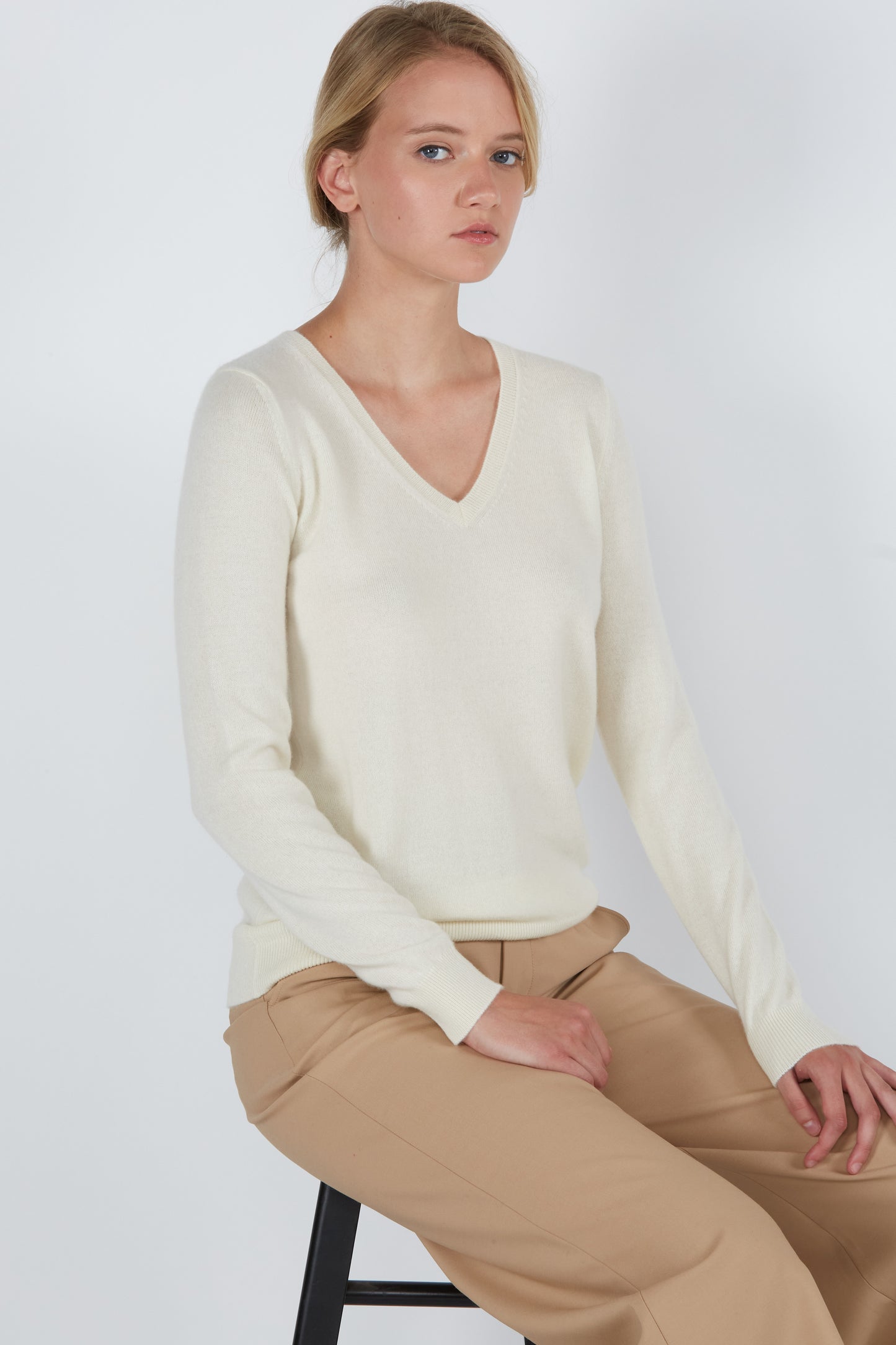 JENNIE LIU Women's 100% Pure Cashmere Long Sleeve Pullover V Neck Sweater