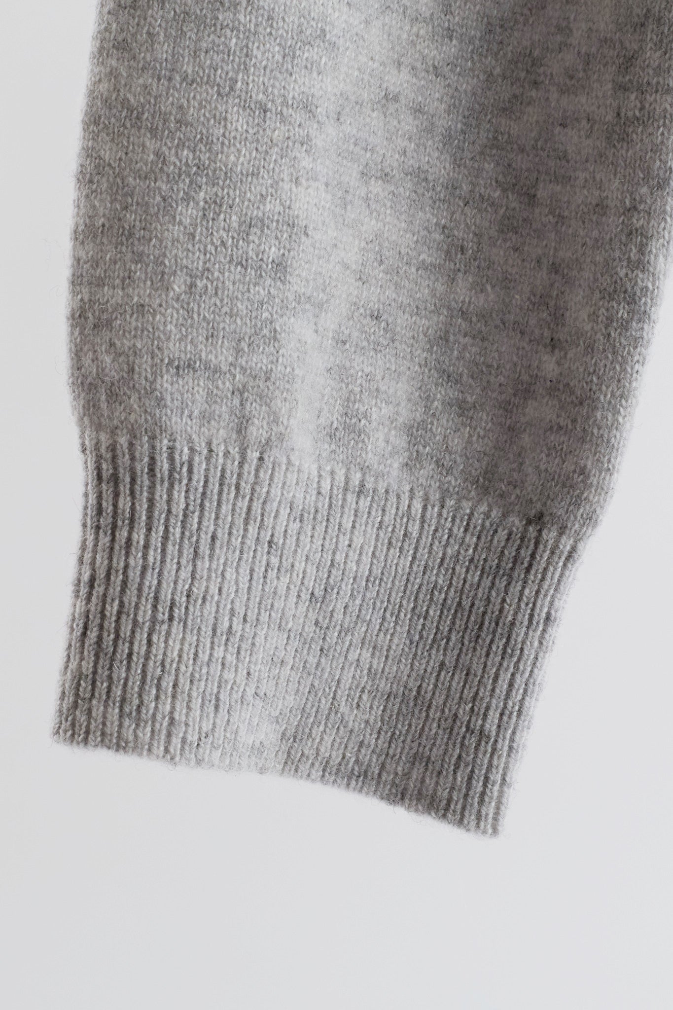 JENNIE LIU Women's 100% Pure Cashmere Long Sleeve Pullover V Neck Sweater