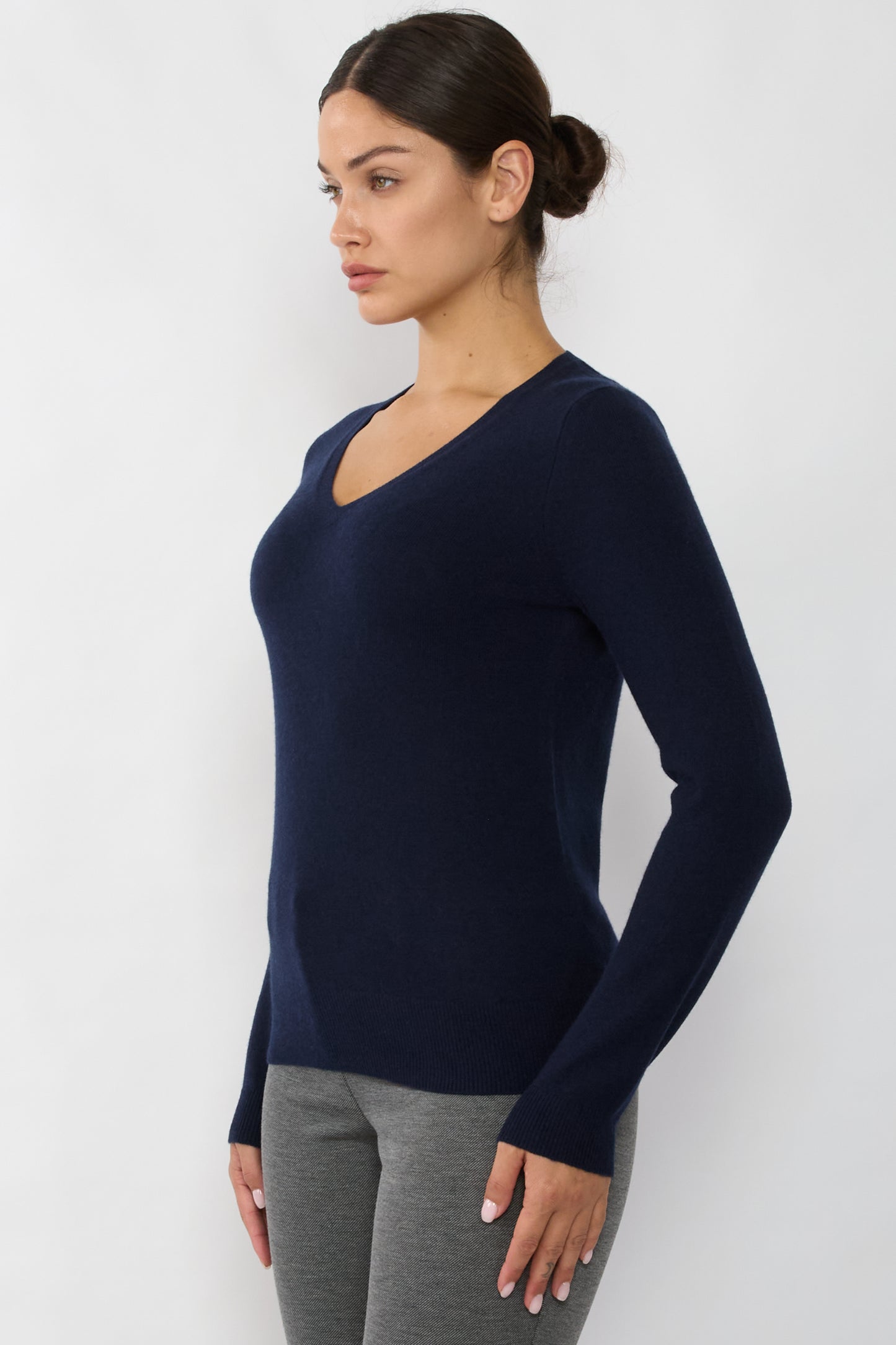 JENNIE LIU Women's 100% Pure Cashmere Long Sleeve Pullover V Neck Sweater