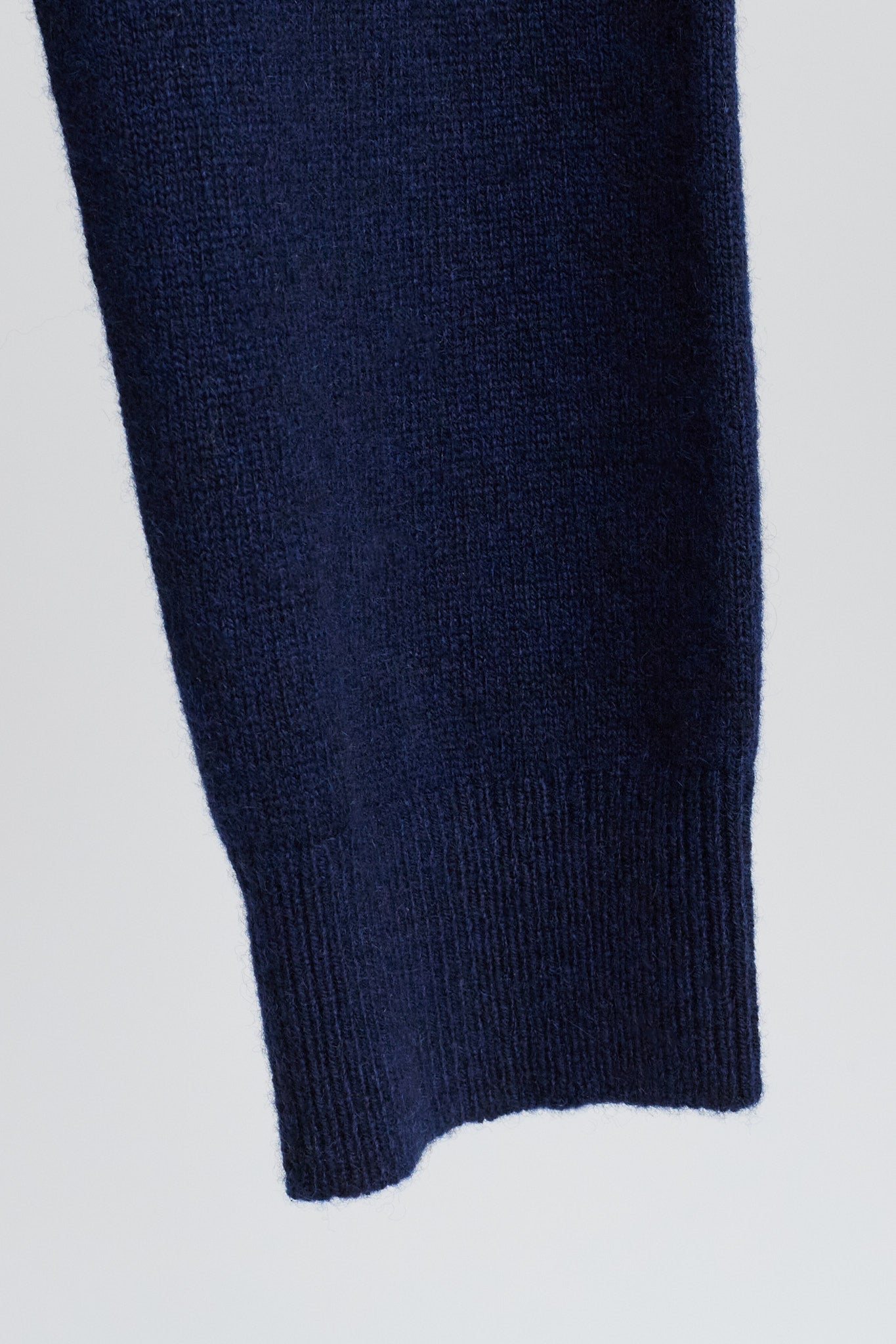 JENNIE LIU Women's 100% Pure Cashmere Long Sleeve Pullover V Neck Sweater