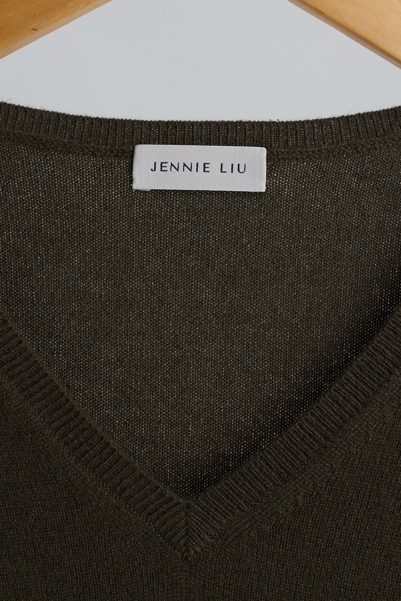 JENNIE LIU Women's 100% Pure Cashmere Long Sleeve Pullover V Neck Sweater