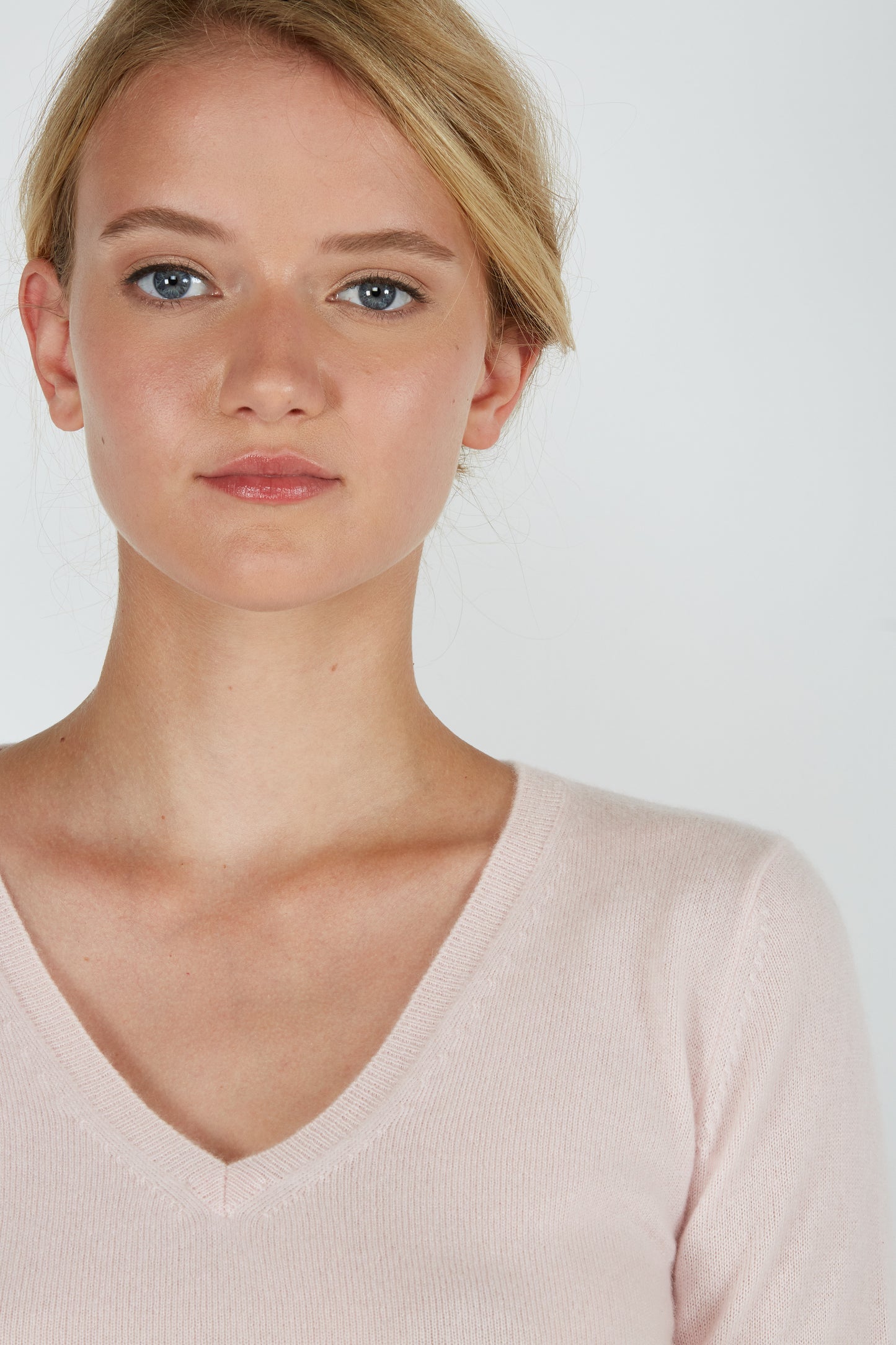 JENNIE LIU Women's 100% Pure Cashmere Long Sleeve Pullover V Neck Sweater