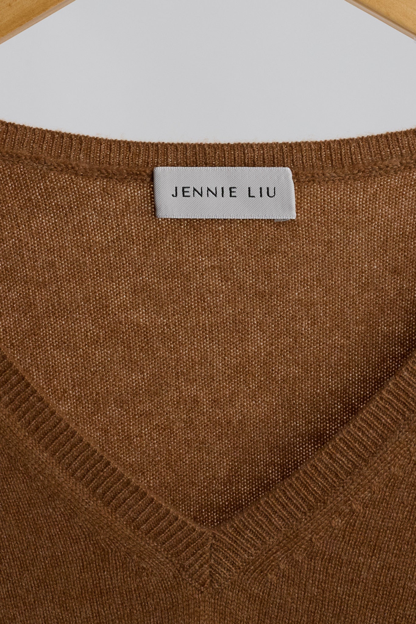 JENNIE LIU Women's 100% Pure Cashmere Long Sleeve Pullover V Neck Sweater
