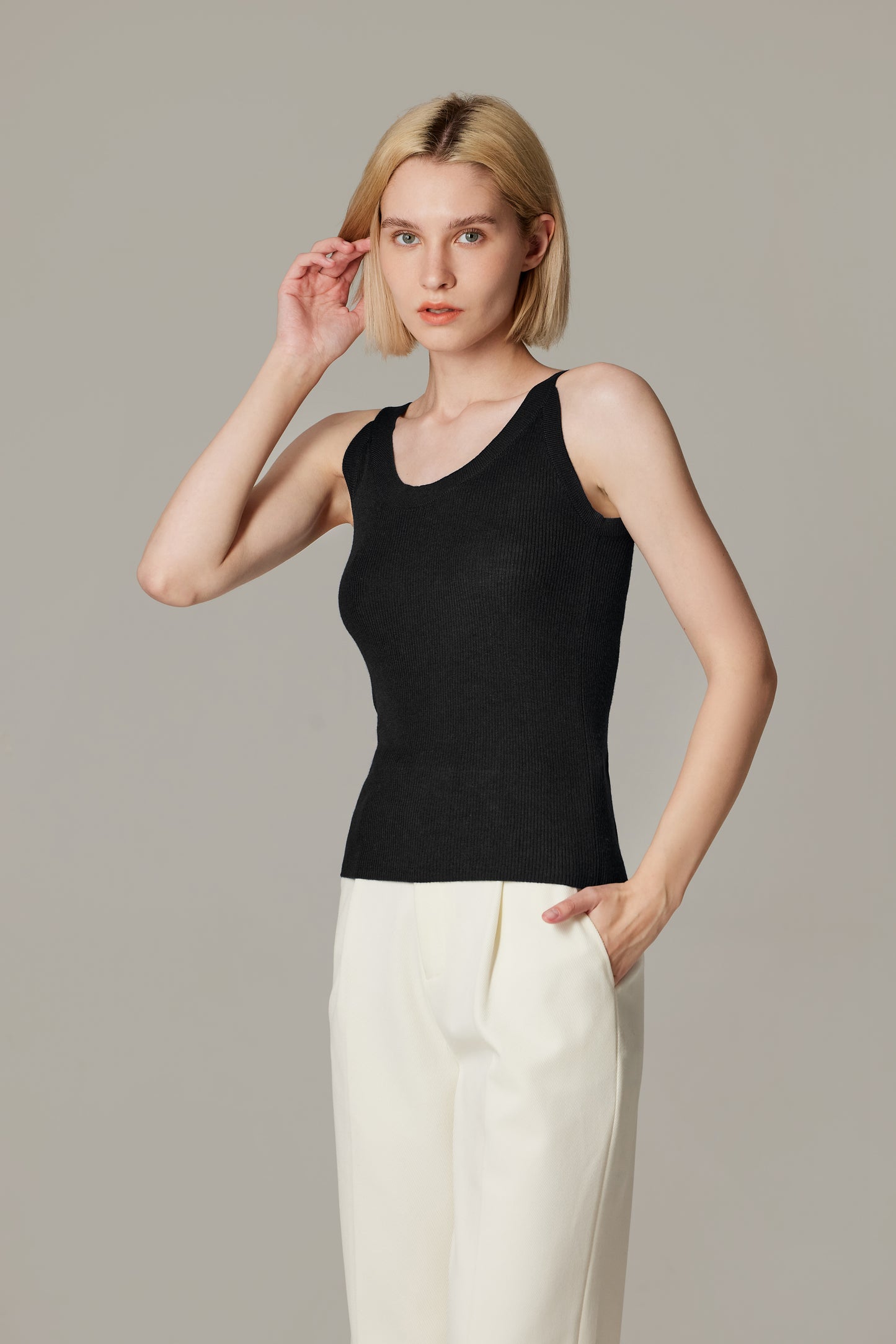 JENNIE LIU Women's Scoop Neck Tank Top | 75% Merino Wool 25% Silk Ultra-Soft Layering Essential | Natrual Moisture Wicking Sweater