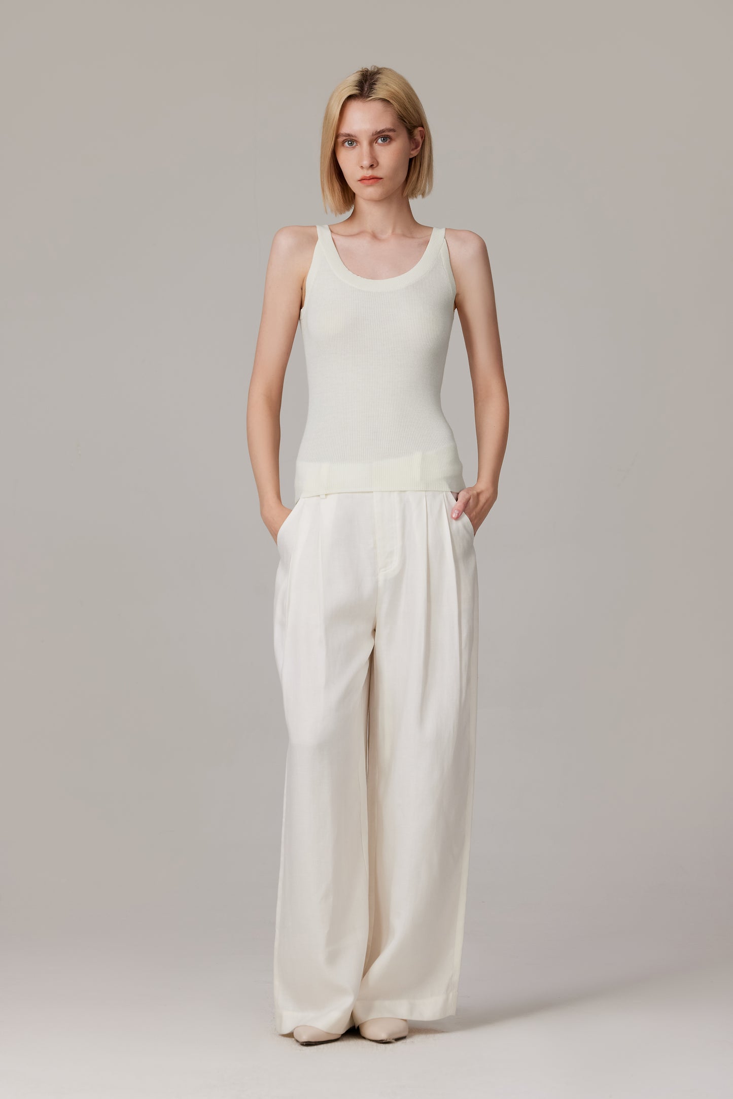 JENNIE LIU Women's Scoop Neck Tank Top | 75% Merino Wool 25% Silk Ultra-Soft Layering Essential | Natrual Moisture Wicking Sweater