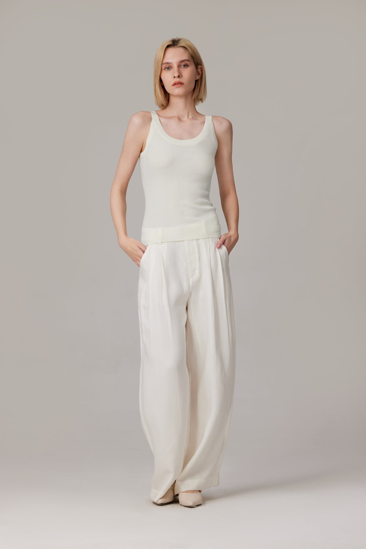 JENNIE LIU Women's Scoop Neck Tank Top | 75% Merino Wool 25% Silk Ultra-Soft Layering Essential | Natrual Moisture Wicking Sweater