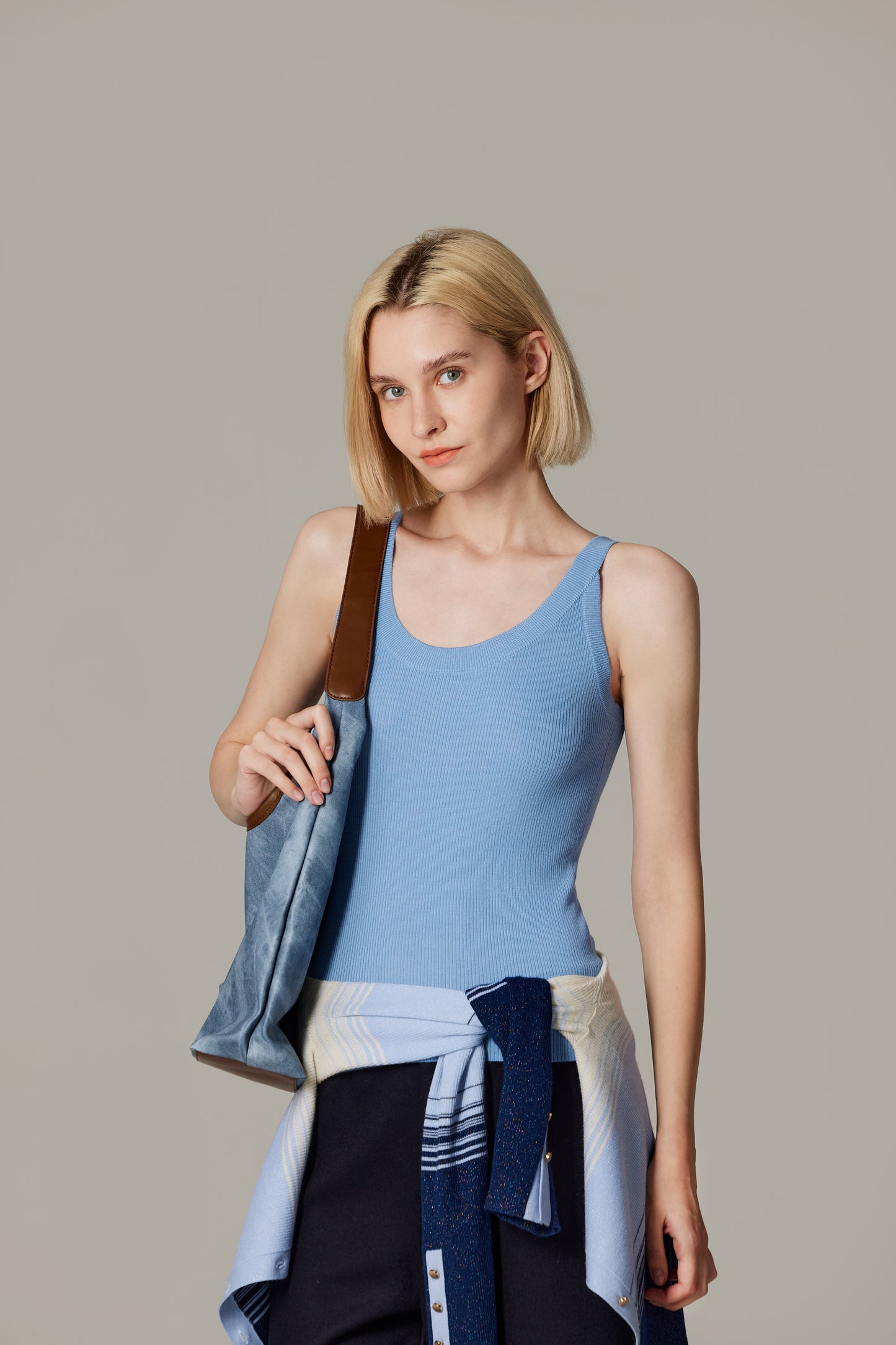 JENNIE LIU Women's Scoop Neck Tank Top | 75% Merino Wool 25% Silk Ultra-Soft Layering Essential | Natrual Moisture Wicking Sweater