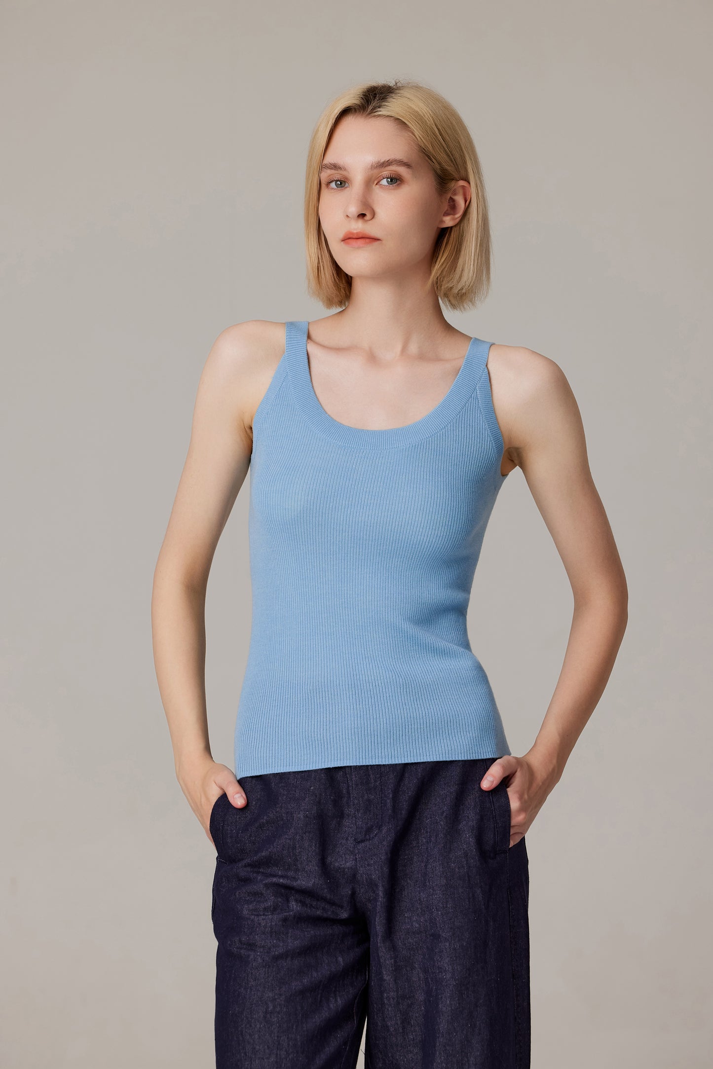 JENNIE LIU Women's Scoop Neck Tank Top | 75% Merino Wool 25% Silk Ultra-Soft Layering Essential | Natrual Moisture Wicking Sweater