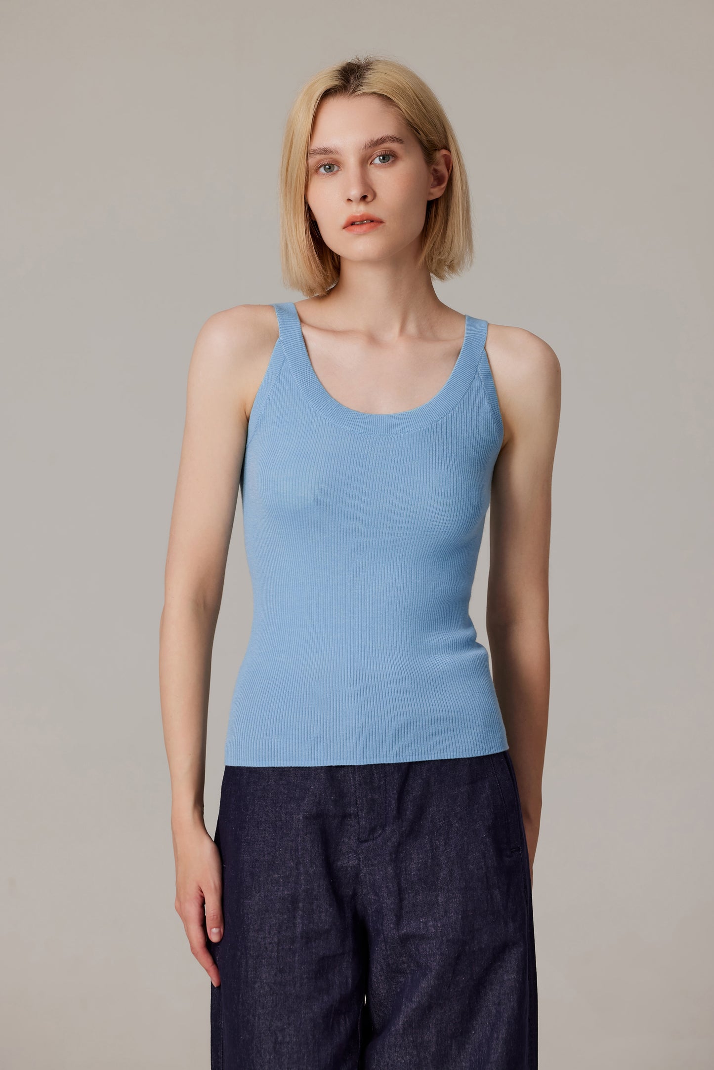 JENNIE LIU Women's Scoop Neck Tank Top | 75% Merino Wool 25% Silk Ultra-Soft Layering Essential | Natrual Moisture Wicking Sweater