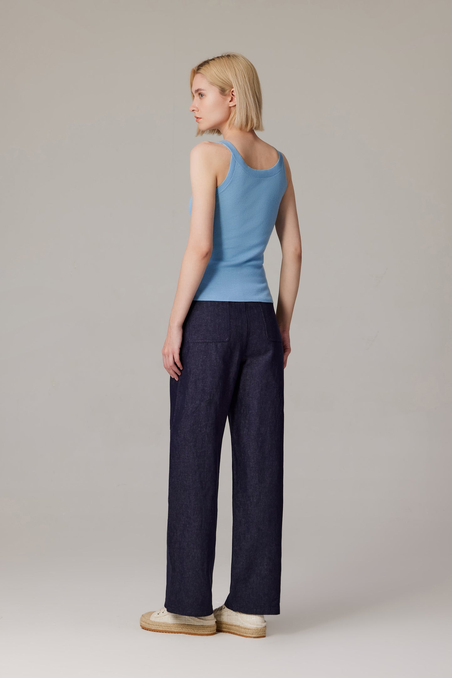 JENNIE LIU Women's Scoop Neck Tank Top | 75% Merino Wool 25% Silk Ultra-Soft Layering Essential | Natrual Moisture Wicking Sweater