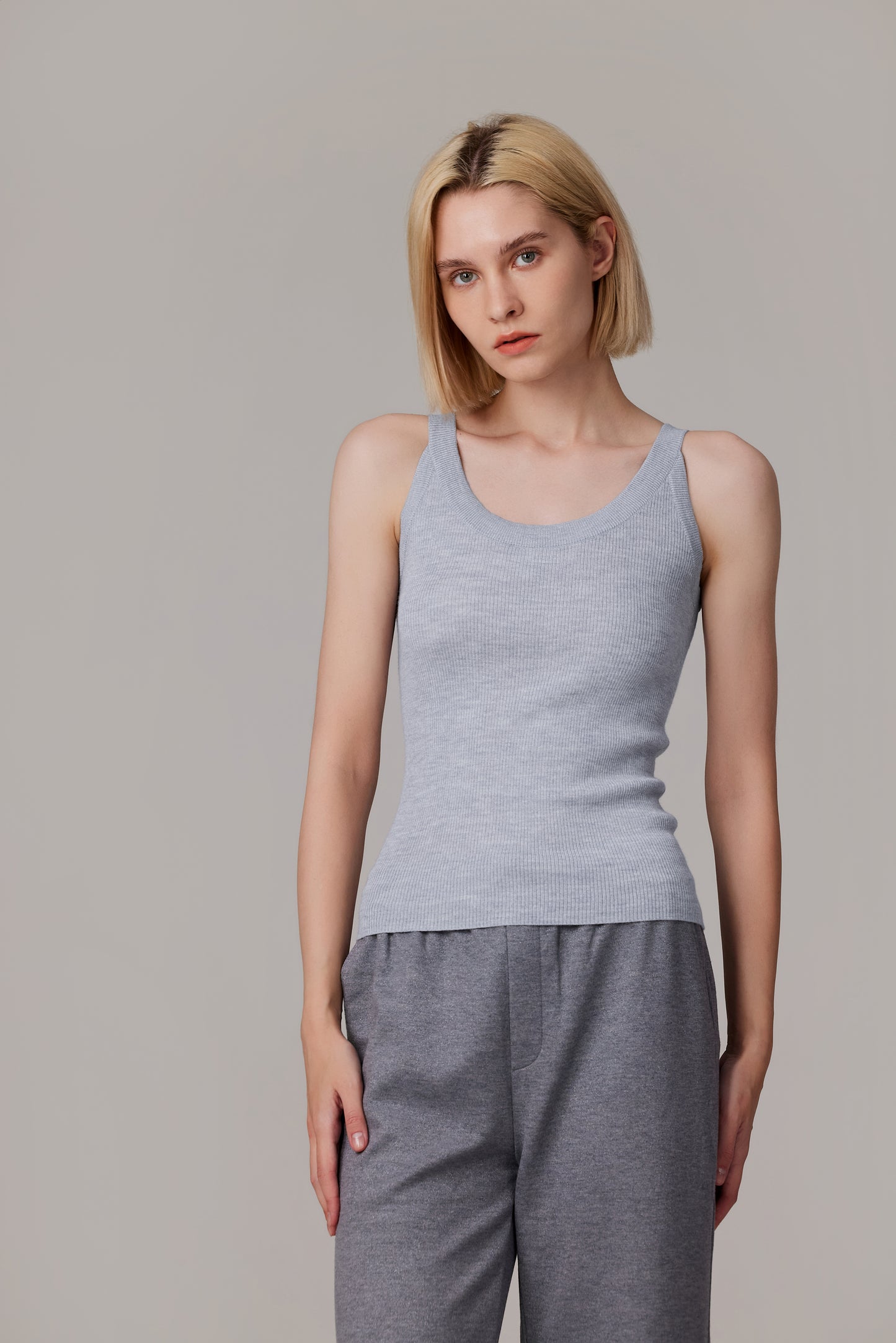 JENNIE LIU Women's Scoop Neck Tank Top | 75% Merino Wool 25% Silk Ultra-Soft Layering Essential | Natrual Moisture Wicking Sweater