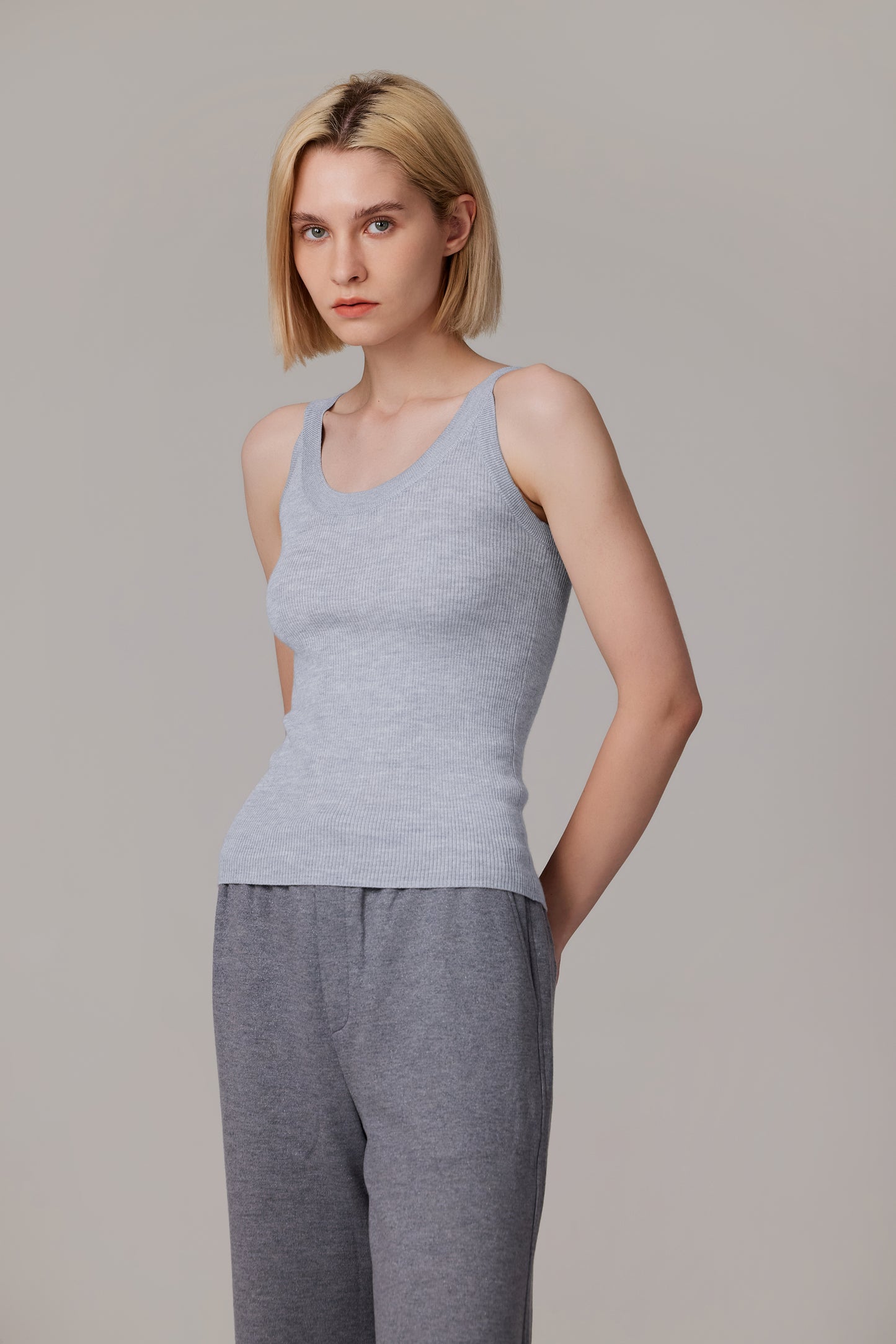 JENNIE LIU Women's Scoop Neck Tank Top | 75% Merino Wool 25% Silk Ultra-Soft Layering Essential | Natrual Moisture Wicking Sweater