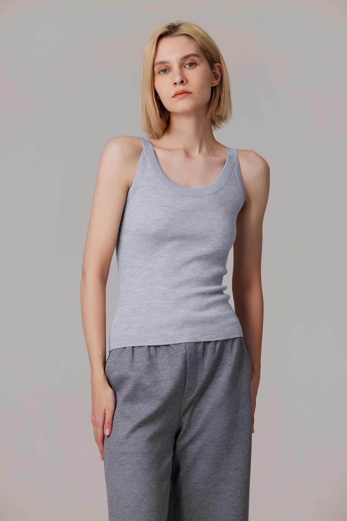 JENNIE LIU Women's Scoop Neck Tank Top | 75% Merino Wool 25% Silk Ultra-Soft Layering Essential | Natrual Moisture Wicking Sweater