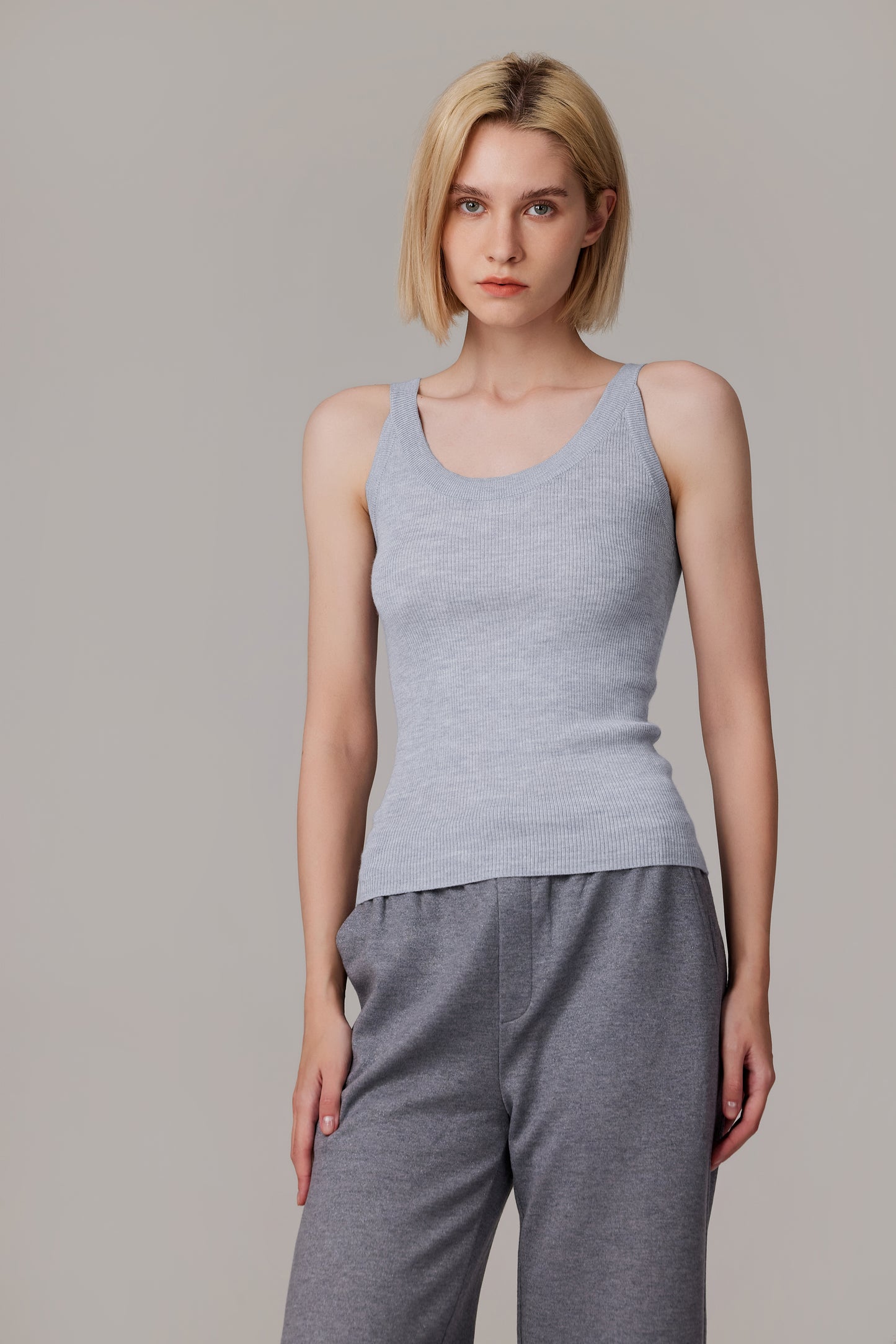 JENNIE LIU Women's Scoop Neck Tank Top | 75% Merino Wool 25% Silk Ultra-Soft Layering Essential | Natrual Moisture Wicking Sweater