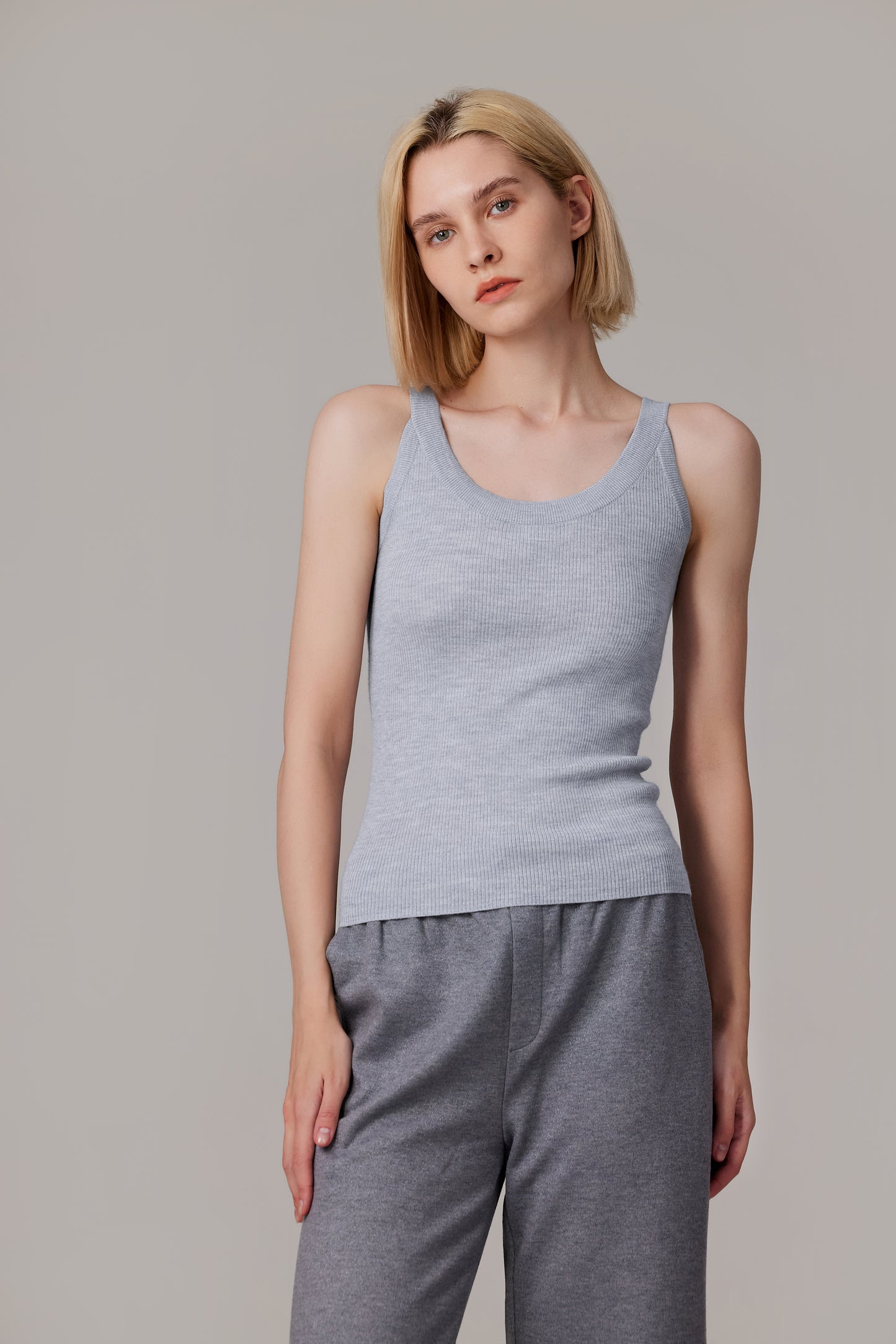 JENNIE LIU Women's Scoop Neck Tank Top | 75% Merino Wool 25% Silk Ultra-Soft Layering Essential | Natrual Moisture Wicking Sweater