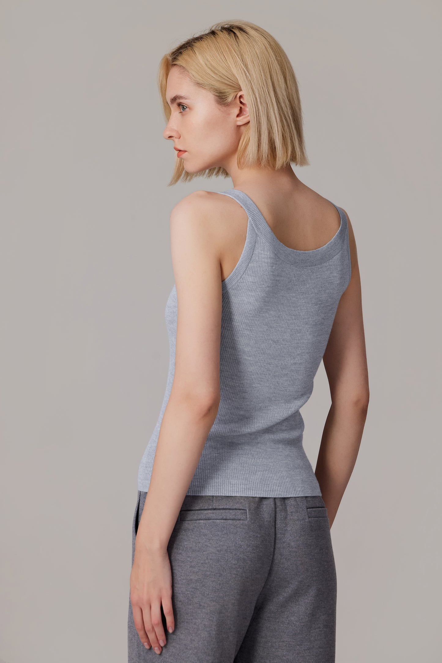 JENNIE LIU Women's Scoop Neck Tank Top | 75% Merino Wool 25% Silk Ultra-Soft Layering Essential | Natrual Moisture Wicking Sweater