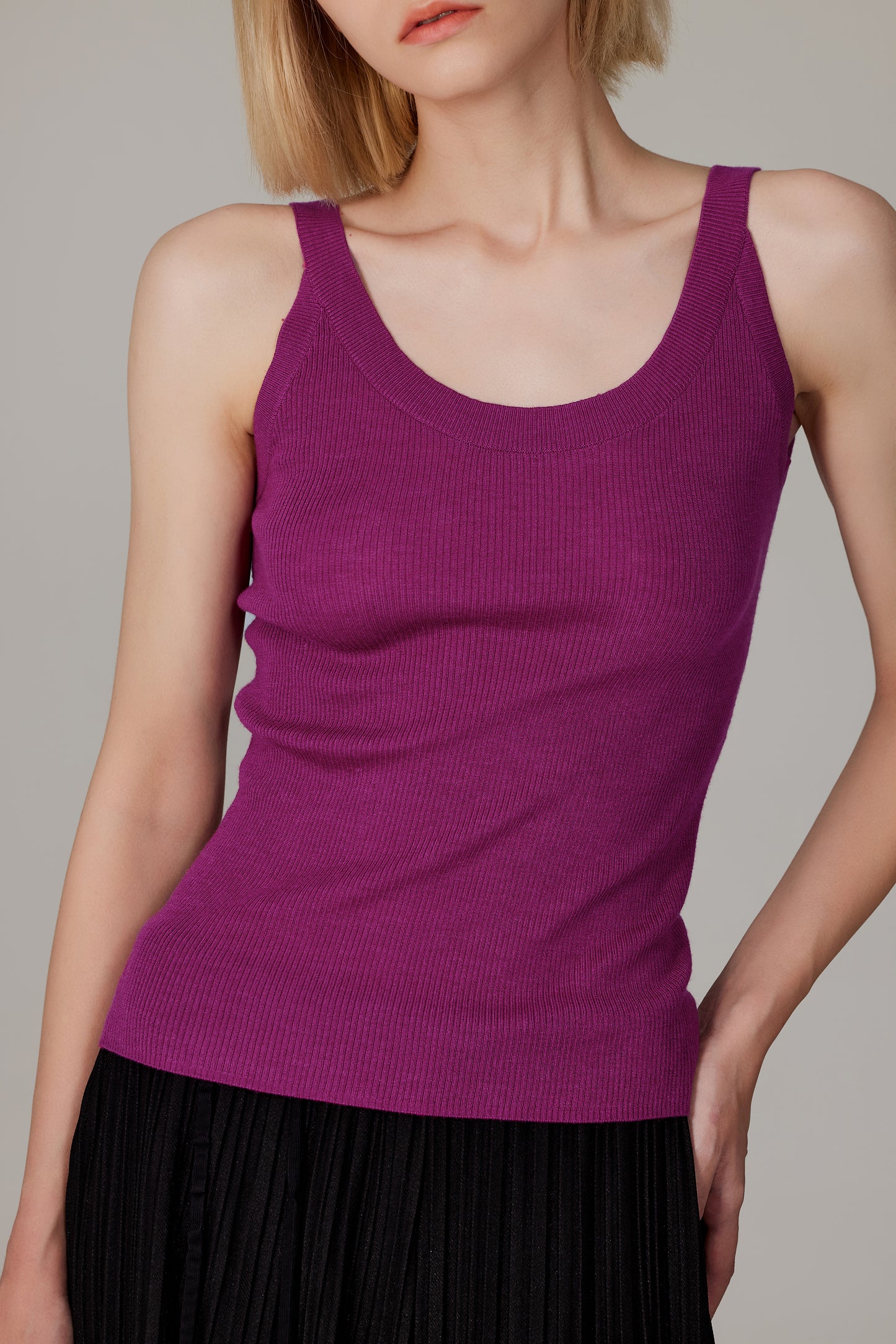 JENNIE LIU Women's Scoop Neck Tank Top | 75% Merino Wool 25% Silk Ultra-Soft Layering Essential | Natrual Moisture Wicking Sweater
