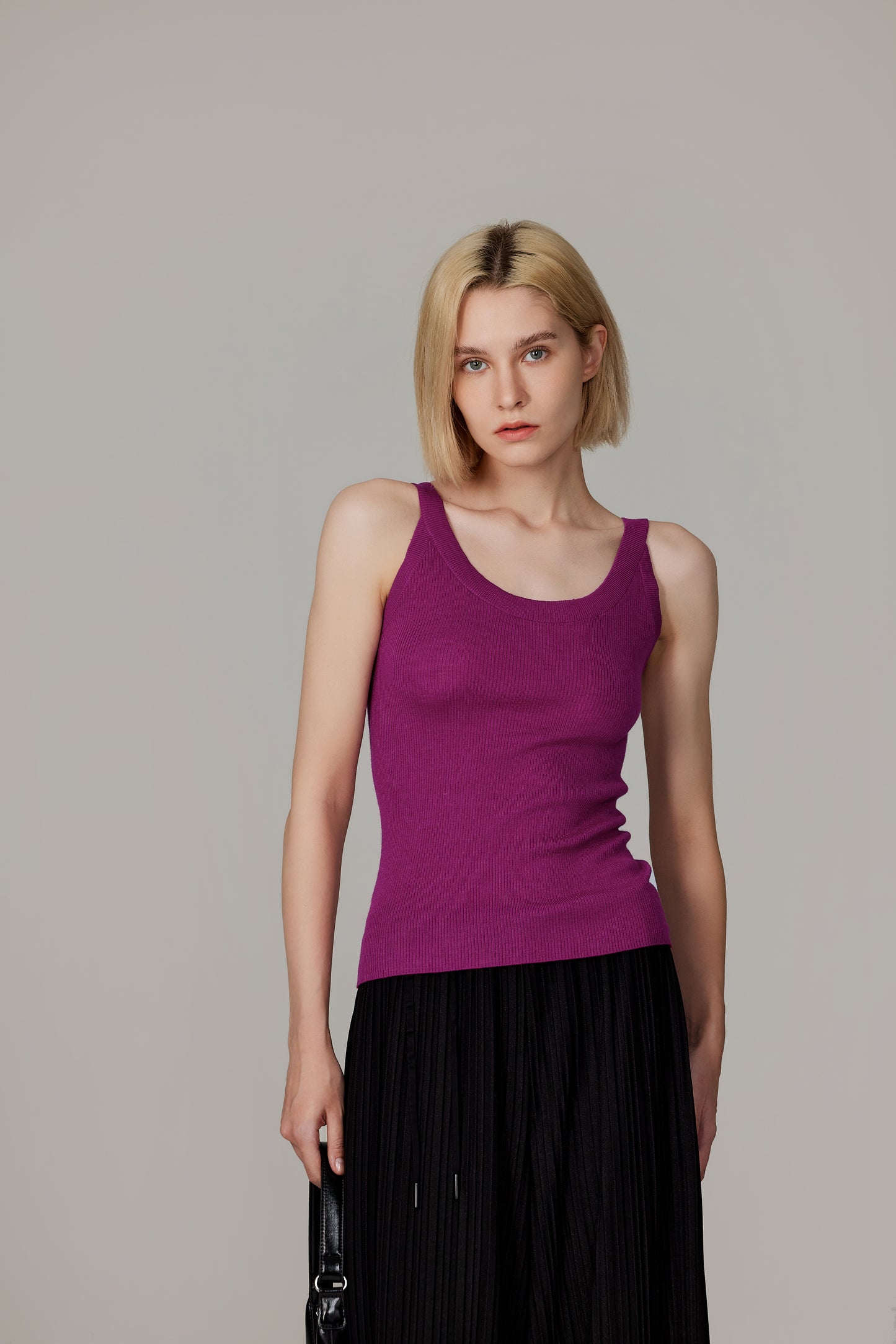 JENNIE LIU Women's Scoop Neck Tank Top | 75% Merino Wool 25% Silk Ultra-Soft Layering Essential | Natrual Moisture Wicking Sweater