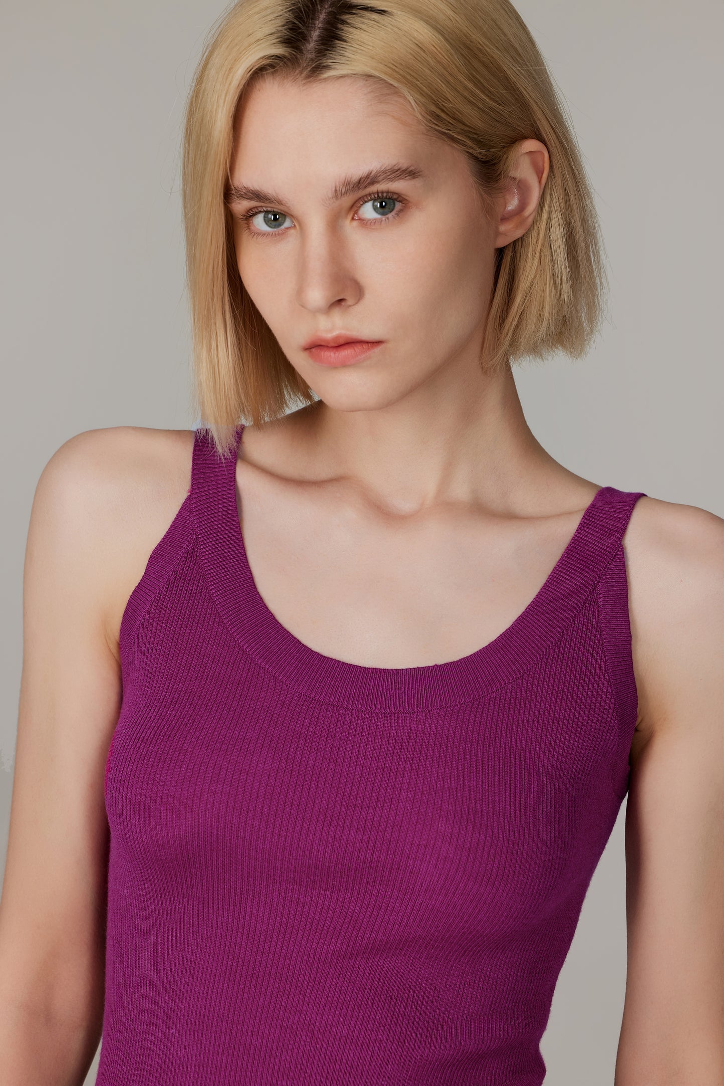 JENNIE LIU Women's Scoop Neck Tank Top | 75% Merino Wool 25% Silk Ultra-Soft Layering Essential | Natrual Moisture Wicking Sweater