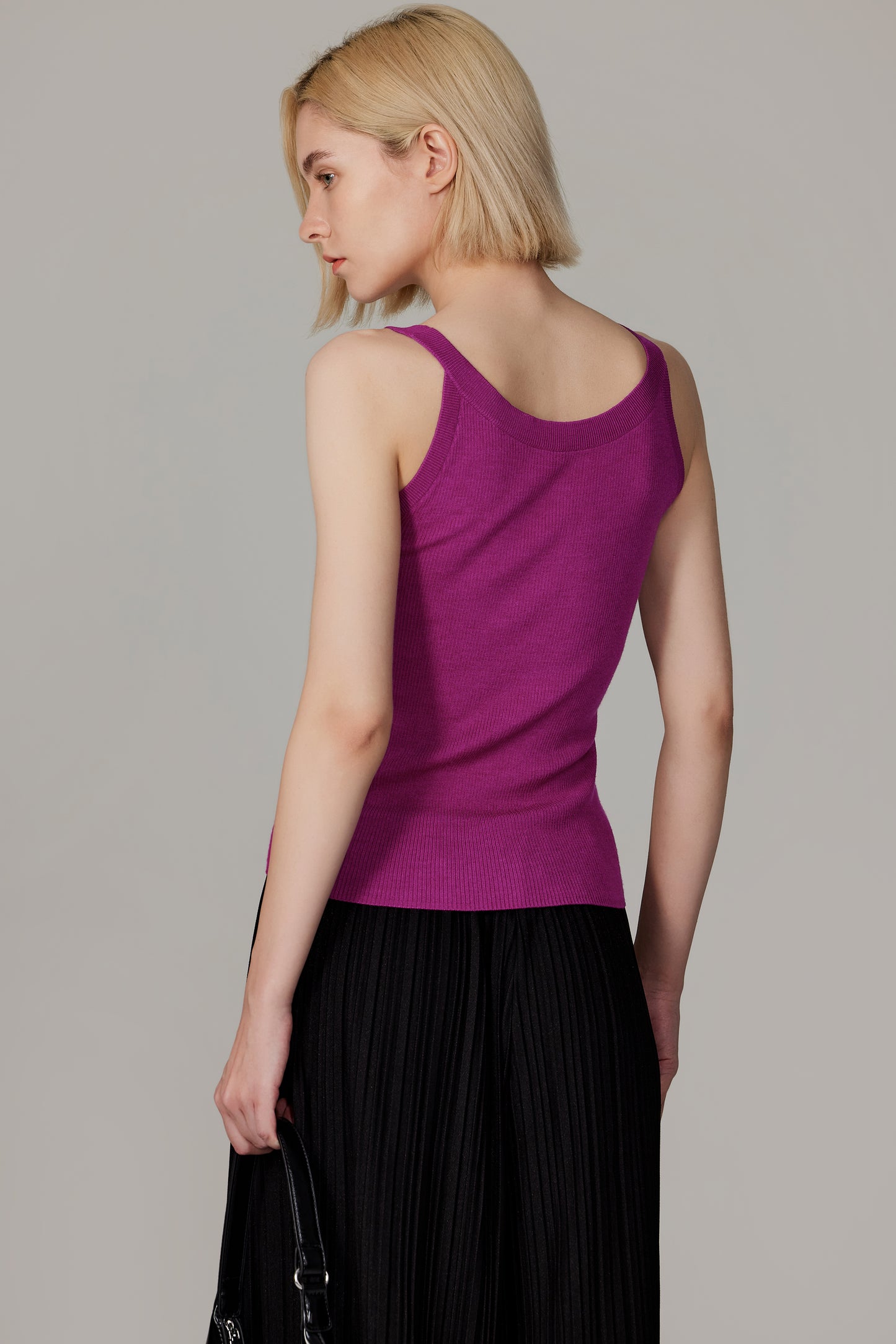 JENNIE LIU Women's Scoop Neck Tank Top | 75% Merino Wool 25% Silk Ultra-Soft Layering Essential | Natrual Moisture Wicking Sweater