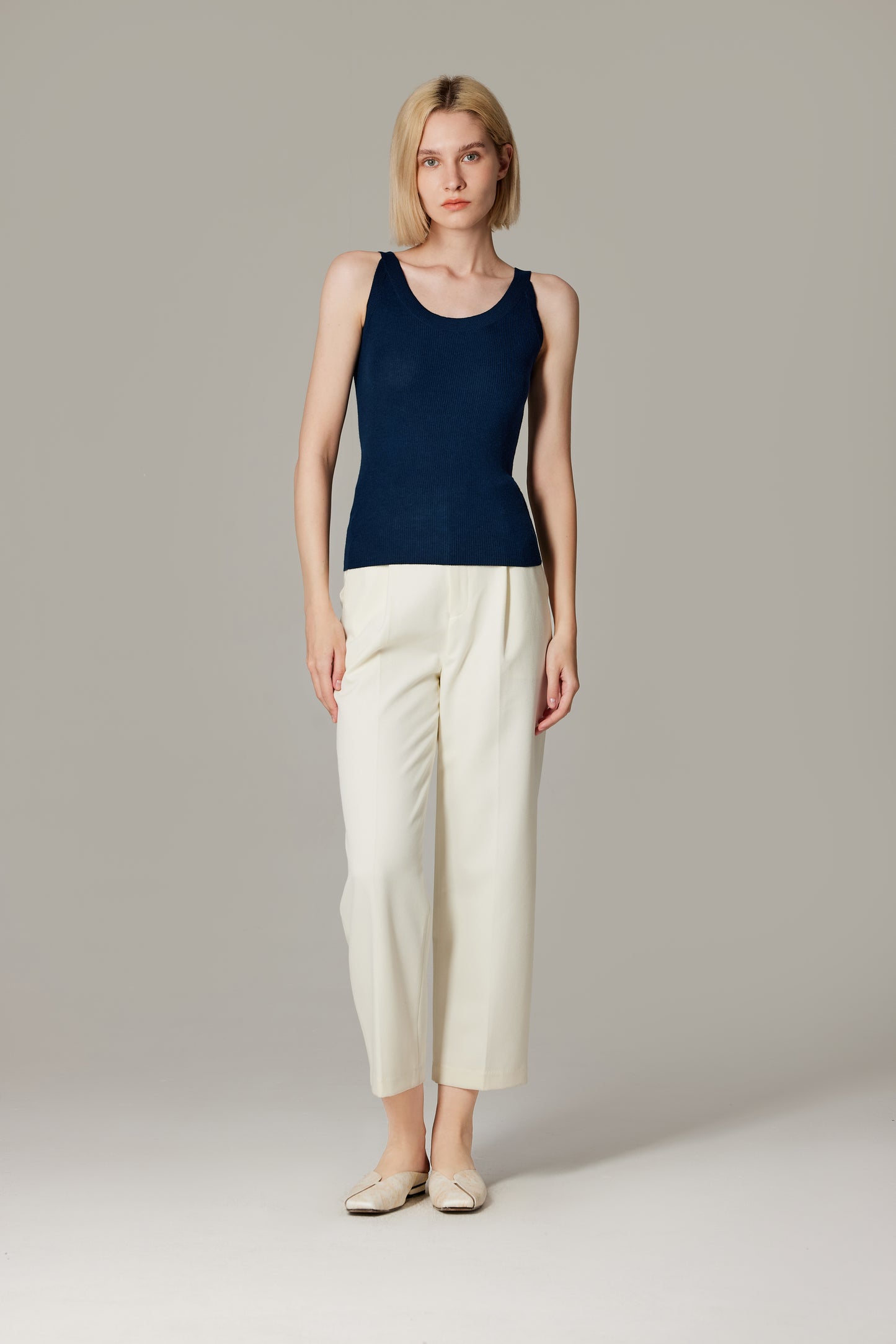 JENNIE LIU Women's Scoop Neck Tank Top | 75% Merino Wool 25% Silk Ultra-Soft Layering Essential | Natrual Moisture Wicking Sweater