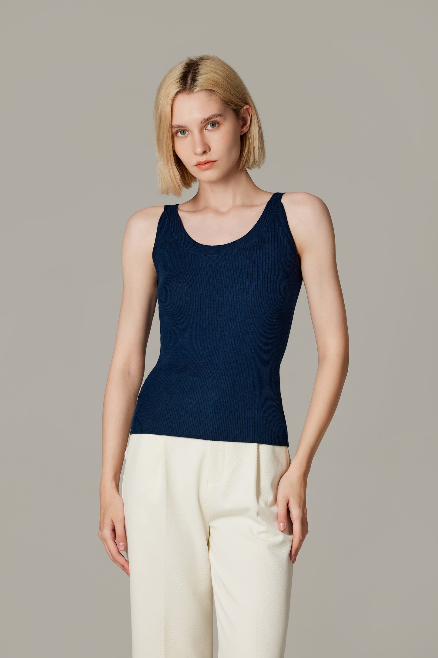 JENNIE LIU Women's Scoop Neck Tank Top | 75% Merino Wool 25% Silk Ultra-Soft Layering Essential | Natrual Moisture Wicking Sweater