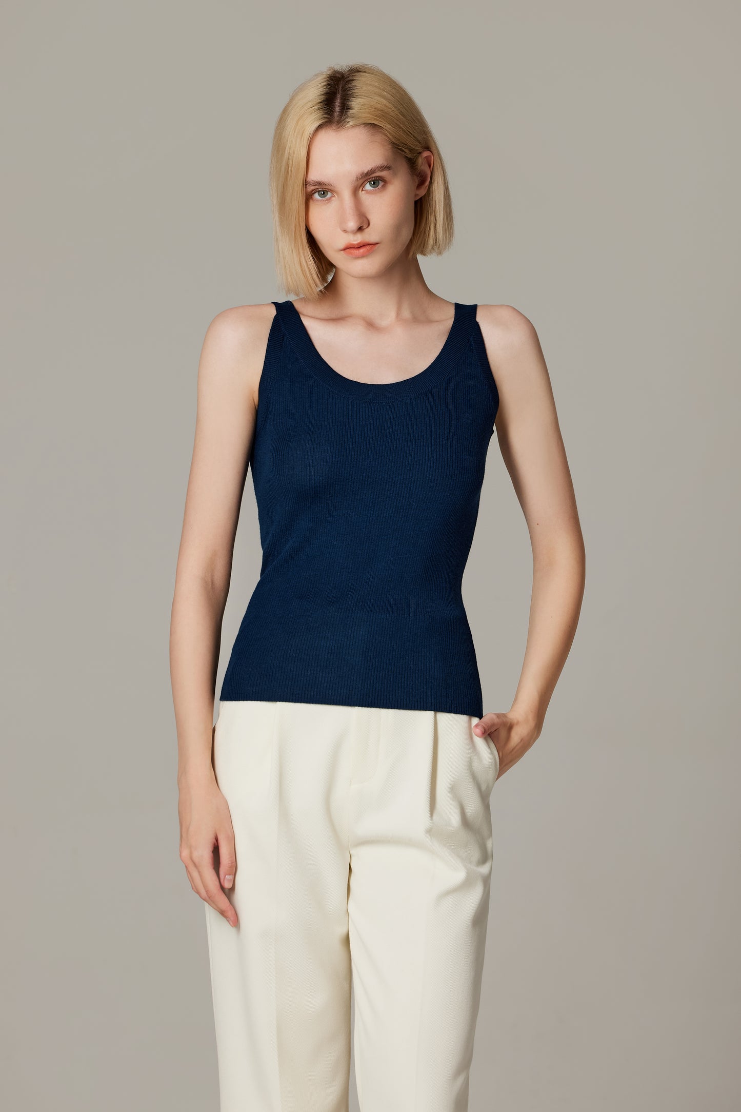 JENNIE LIU Women's Scoop Neck Tank Top | 75% Merino Wool 25% Silk Ultra-Soft Layering Essential | Natrual Moisture Wicking Sweater